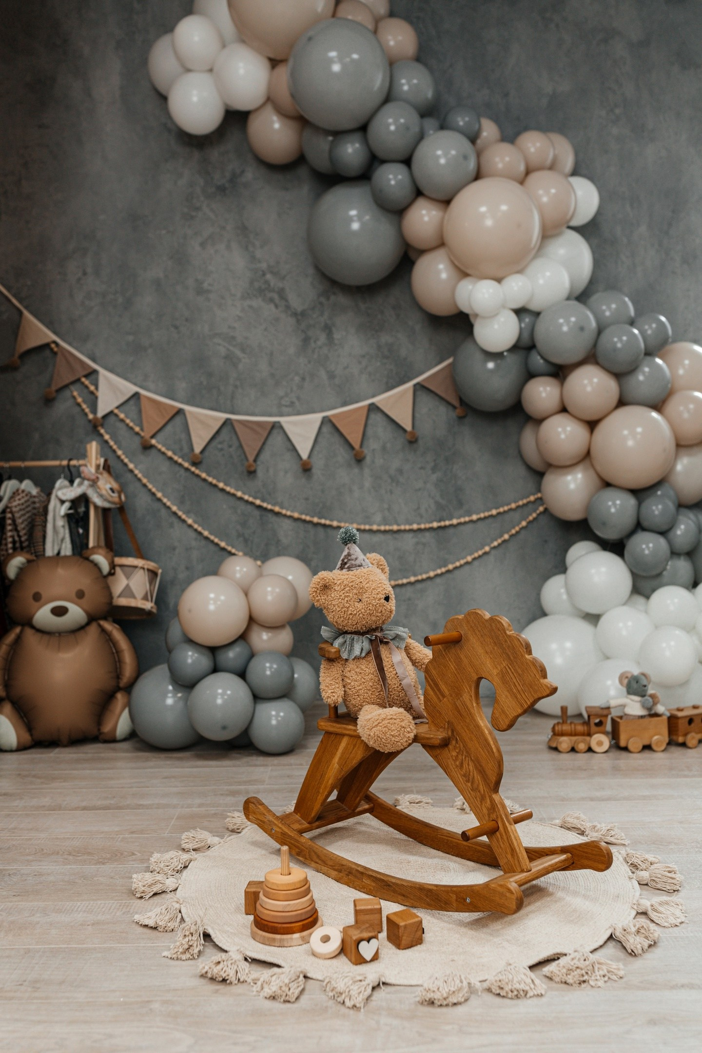 Фотостудии Севастополя. Лучшие фотостудии Севастополя. Фото интерьера фотостудий. Актуальные фото фотостудий Севастополя. Профессиональная фотосъемка в Крыму. Натуральные эмоции и живые кадры. Забронируйте дату прямо сейчас!