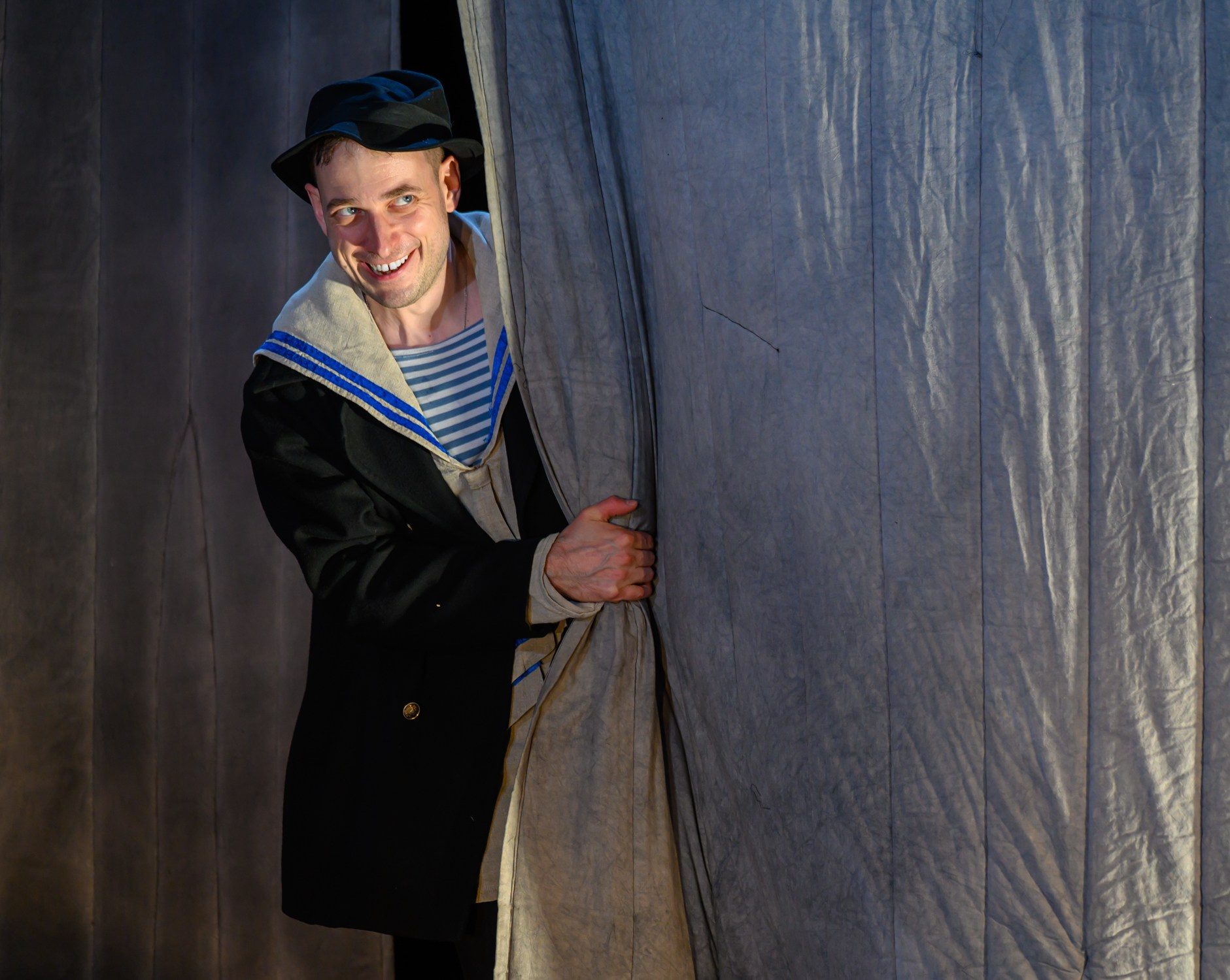 Арсений Мыцык в роли Жевакина, спектакль "Женитьба", Театр на Васильевском