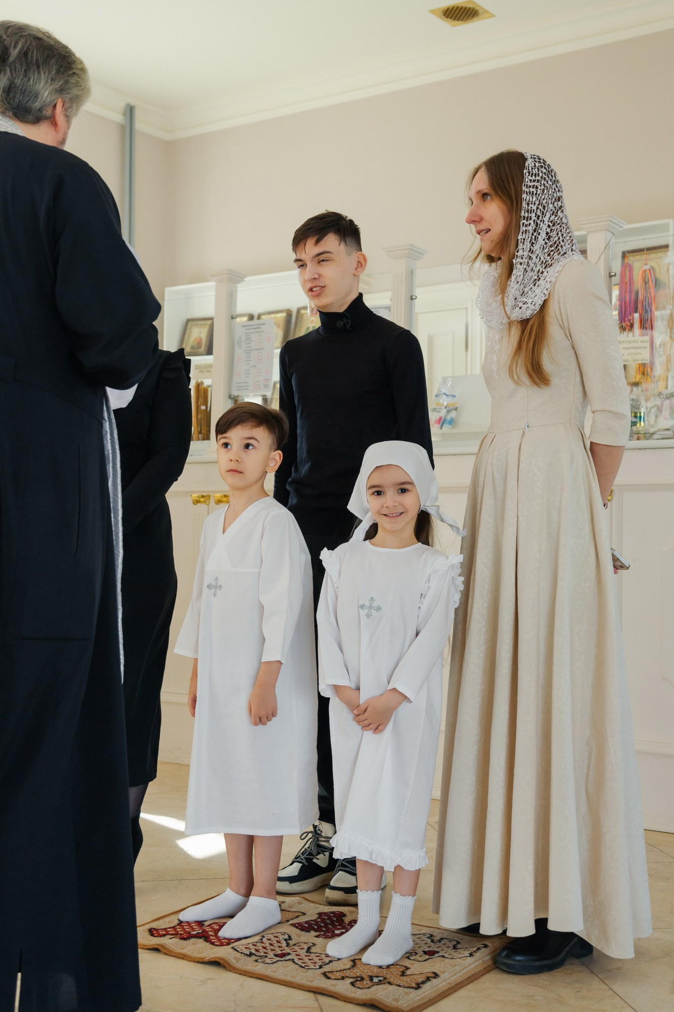 Крещение в Лавре, церковь во имя иконы Божией Матери Всех Скорбящих Радость, крестины в городе СПб, где можно покреститься в Питере, самые красивые храмы ждя крещения