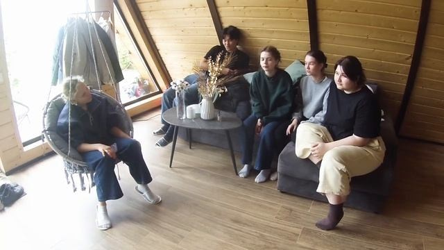 Треугольный коттедж на сутки с чаном, баней мангалом — заказать на 6 человек