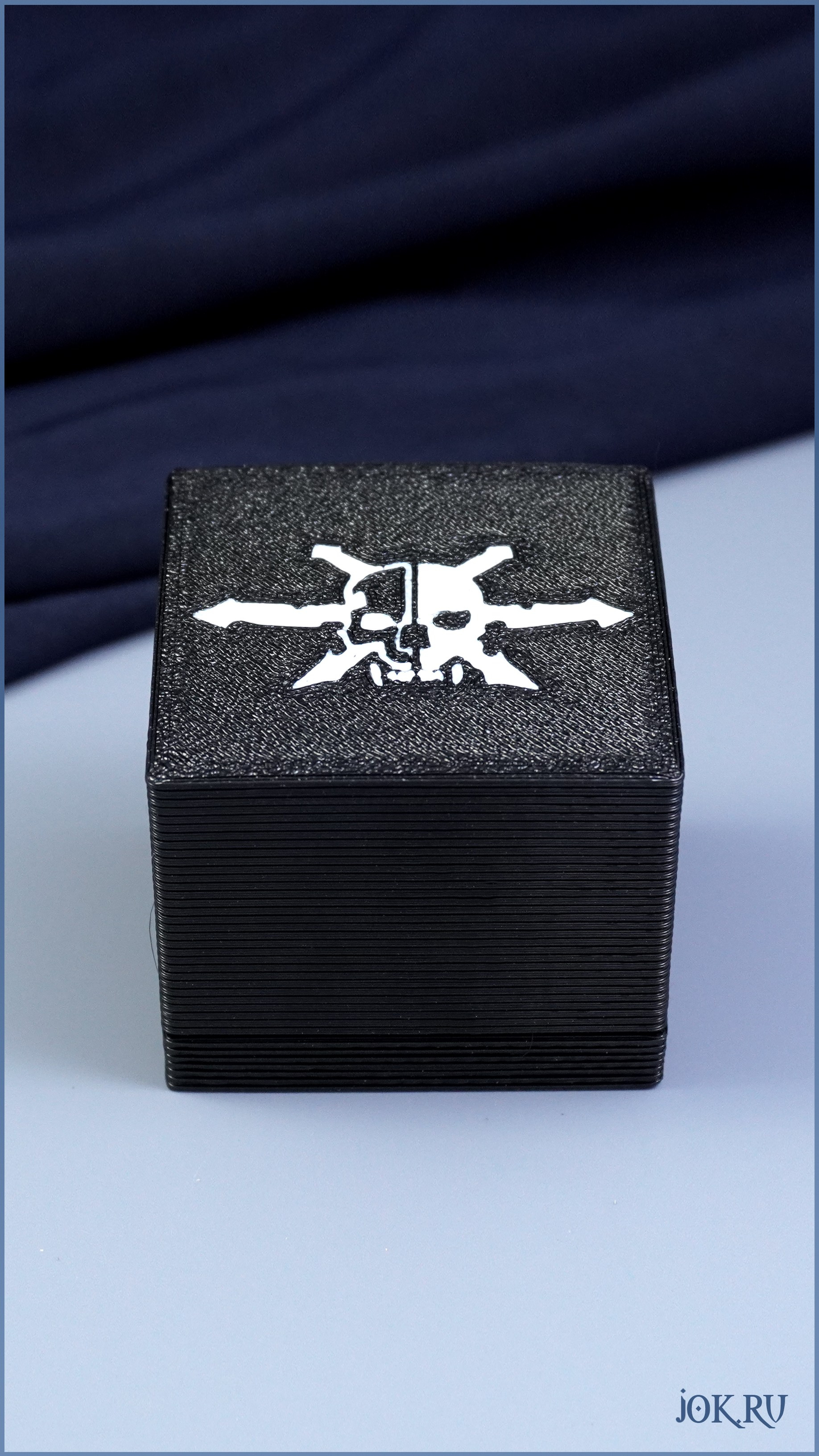 Warhammer 40,000 сувениры: Футляры, фигурки и украшения на заказ, символы Империума бижутерия