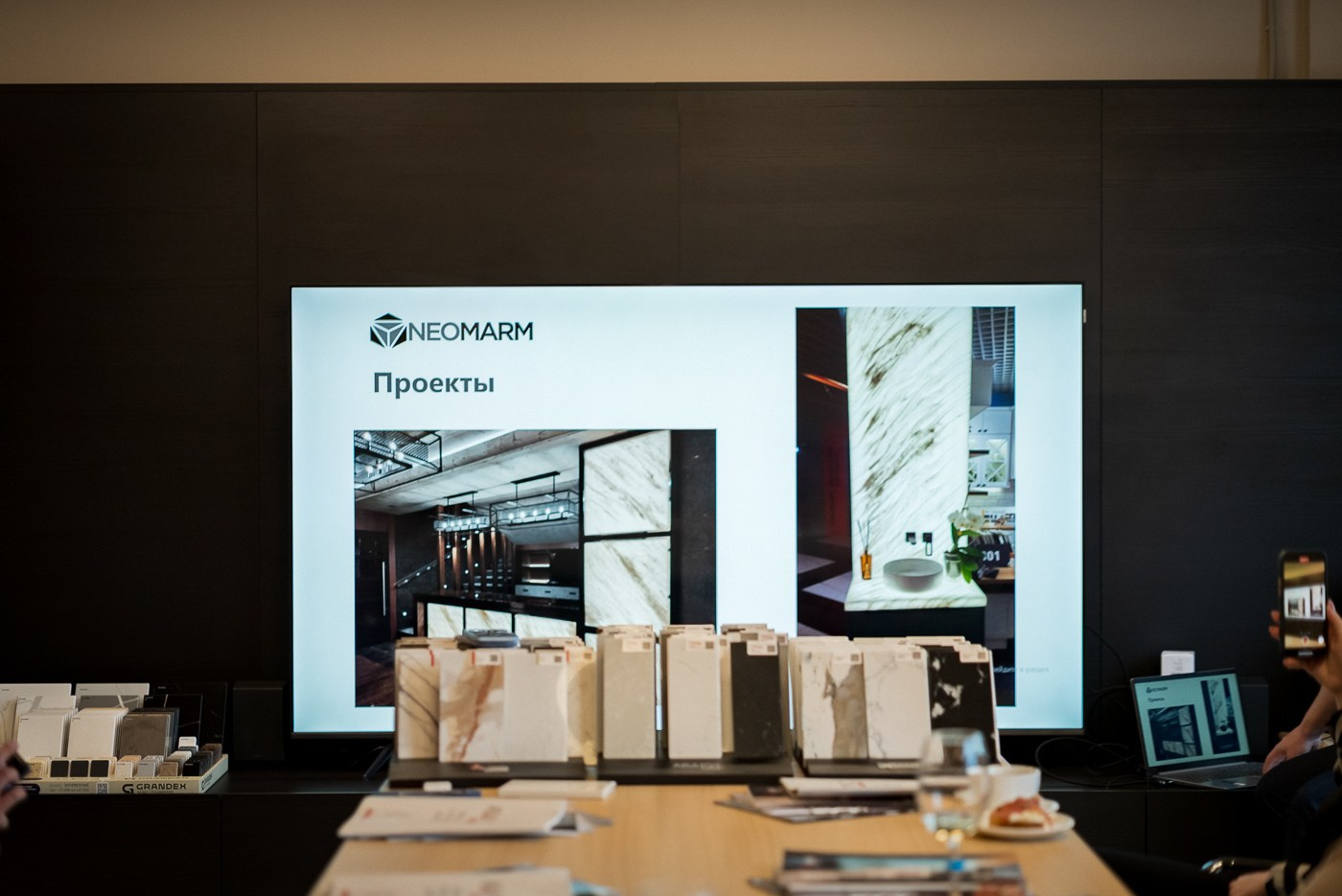 Презентация компании INTERSTONE — производителя и поставщика кварцевого камня, акрилового камня и широкоформатных керамических плит. ВУД ТВОРЕЦ мебельная фабрика|ТВОРЕЦ студия мебели