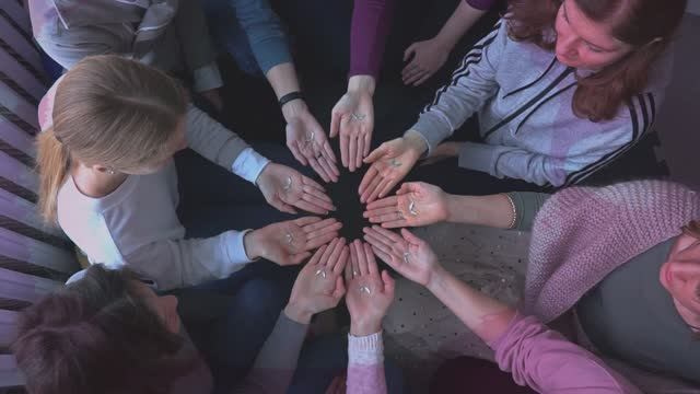 Видеосъемка экспертов. Предметный фотограф и видеограф в Москве Марина Гладик