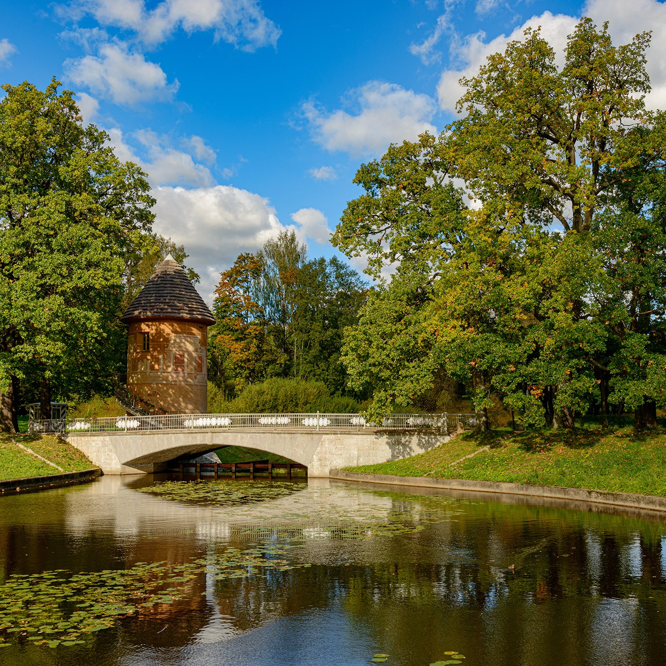 Pavlovsk. The Peel Pavilion is a tower in Pavlovsk. Landscape in the Pavlovsky Palace Park. There are even more view photos in the store.