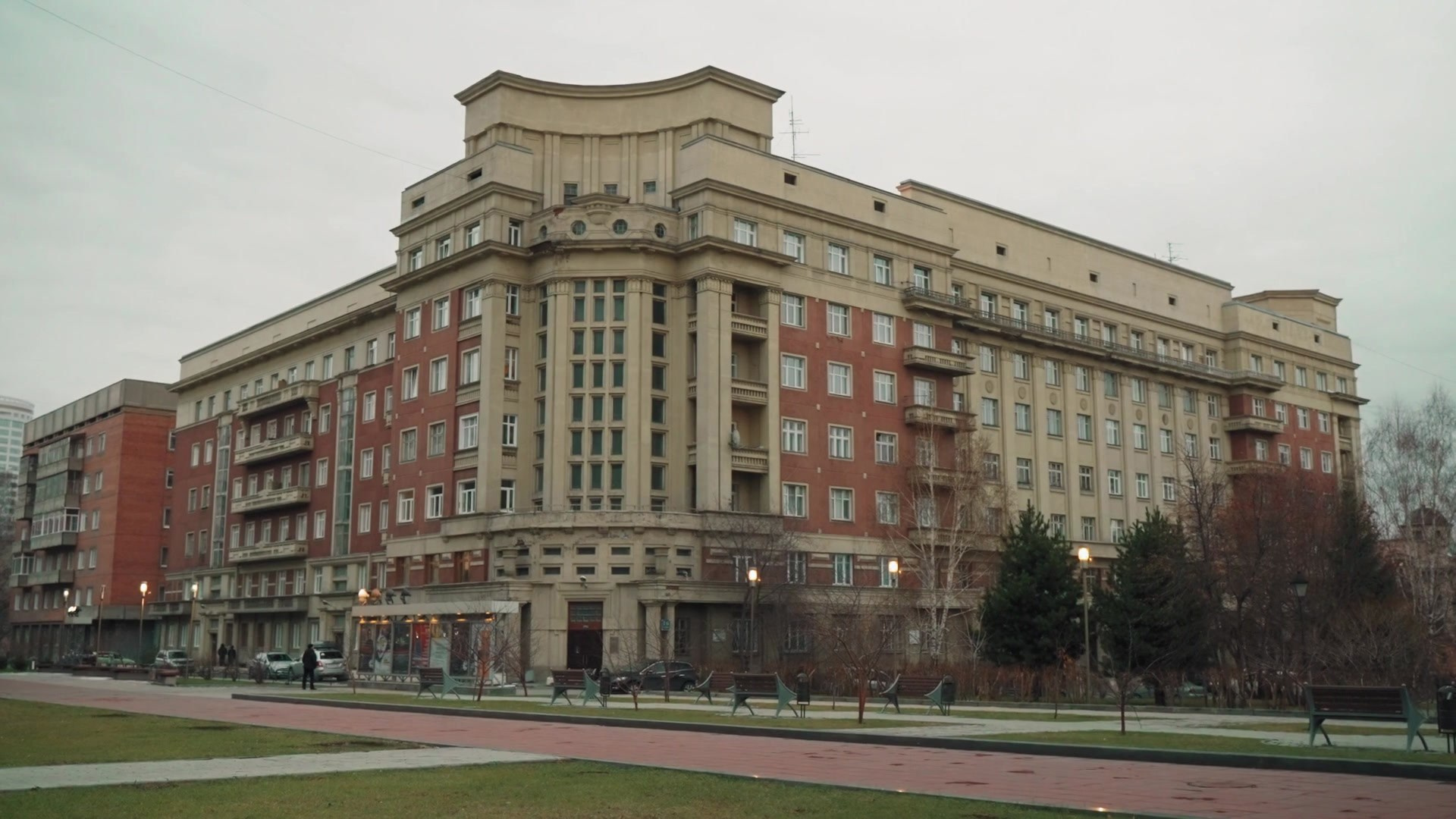 PACKAGES & PRICING. Exclusive Closing Gifts for Top Realtors | Custom House Portraits by Yulia Yurchevskaya