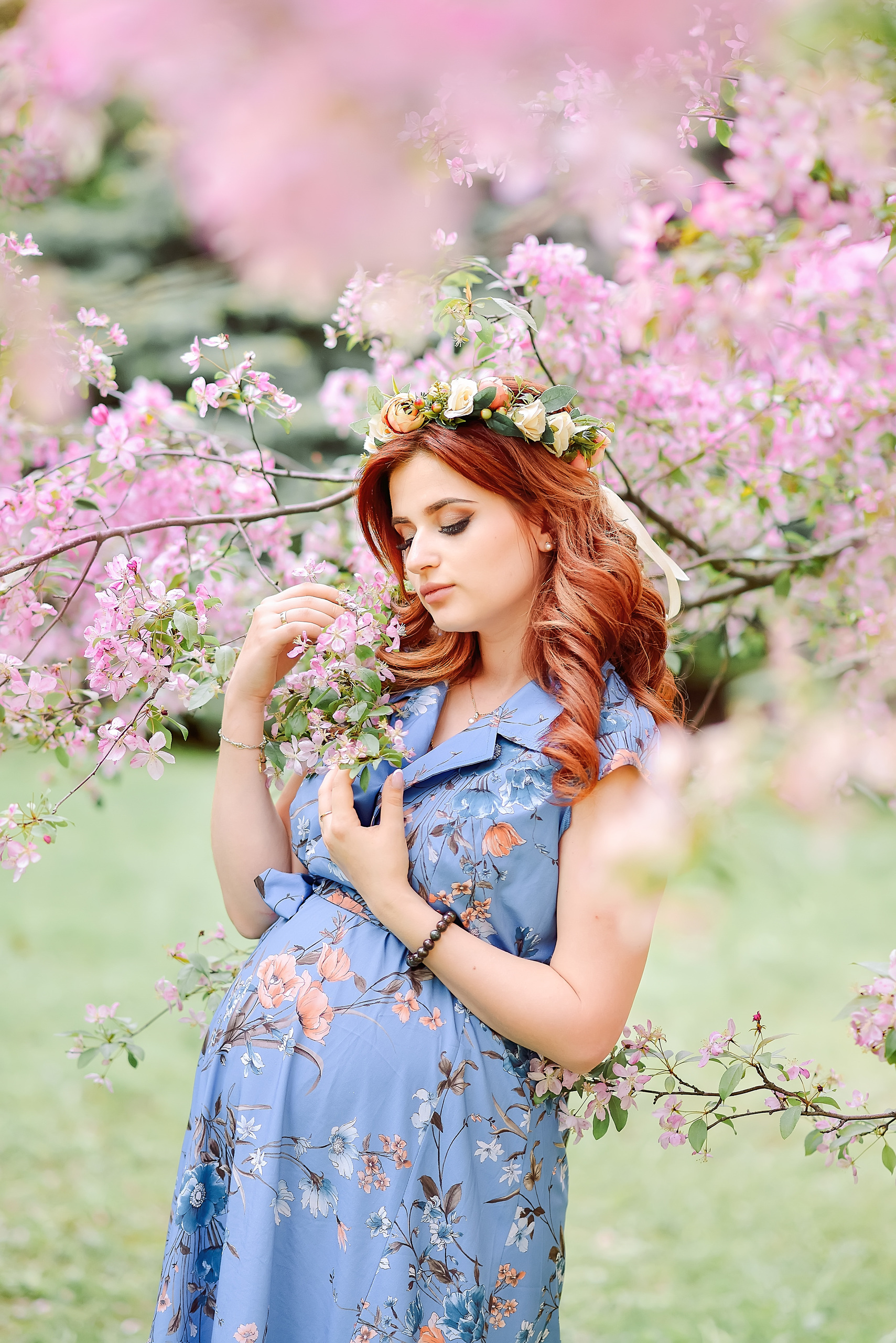 Фотосессия в цветущих садах. Семейный и свадебный фотограф Семенова Инна