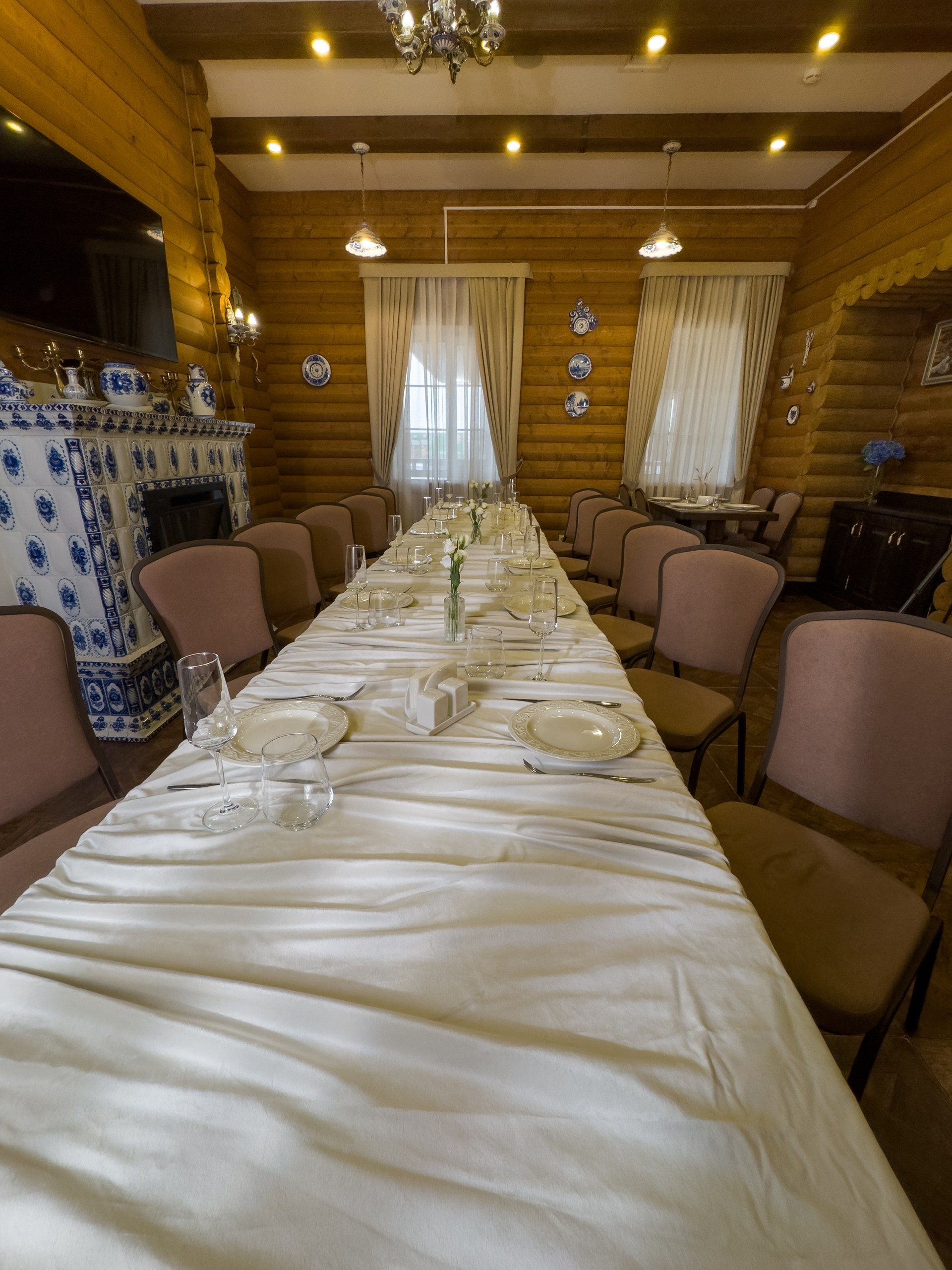 Банкетный зал «Гжель», ресторана «Дача ". Фотограф в Оренбурге. Профессиональный фотограф