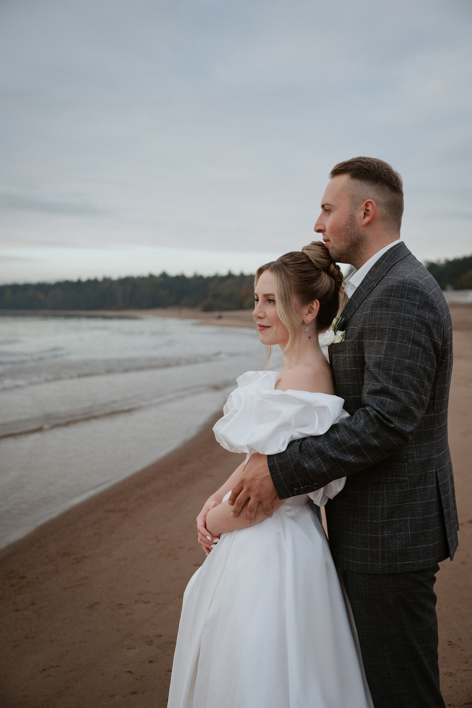 свадебная фотосессия на берегу Финского залива