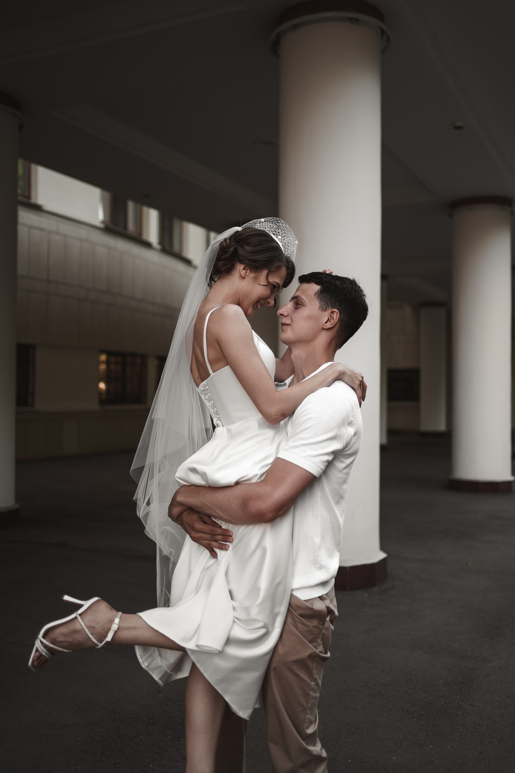 Свадебная фотосессия в парке имени Октябрьской Революции в г. Ростов-на-Дону. Свадебный фотограф в Ростове-на-Дону. Таинство Крещения и Венчания, семейные фотосессии. Алёна Чёботова