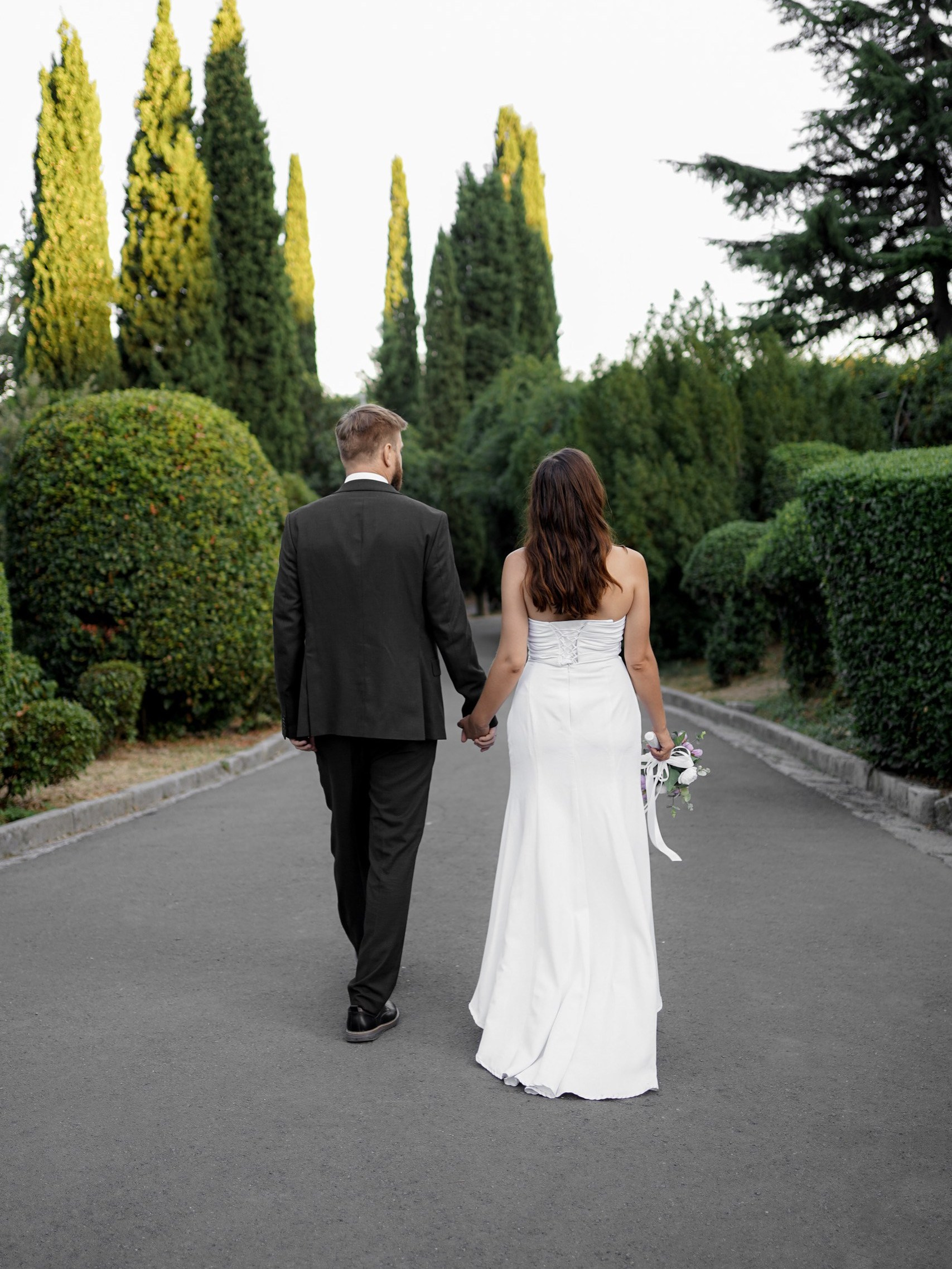 Фотограф и видеограф на свадьбу в Ростове-на-Дону 2026. Профессиональная работа, качественный результат. Свадебный фотограф в Ростове-на-Дону. Таинство Крещения и Венчания, семейные фотосессии. Алёна Чёботова