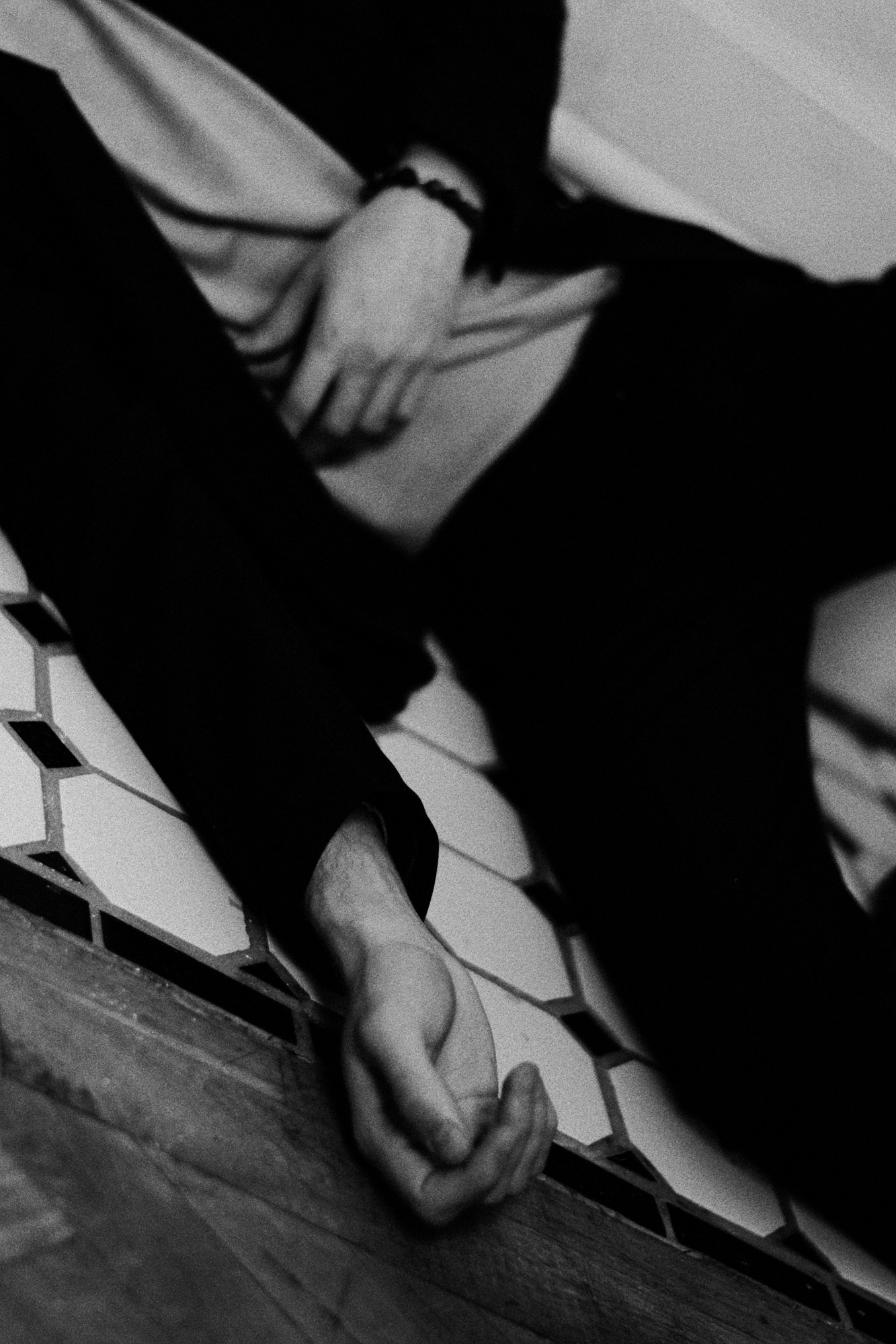 Киношный мужской портрет в студии Файнарт Тюмень — Мужской фотограф Дарья Мустафина. Портретный фотограф Тюмень Дарья Мустафина