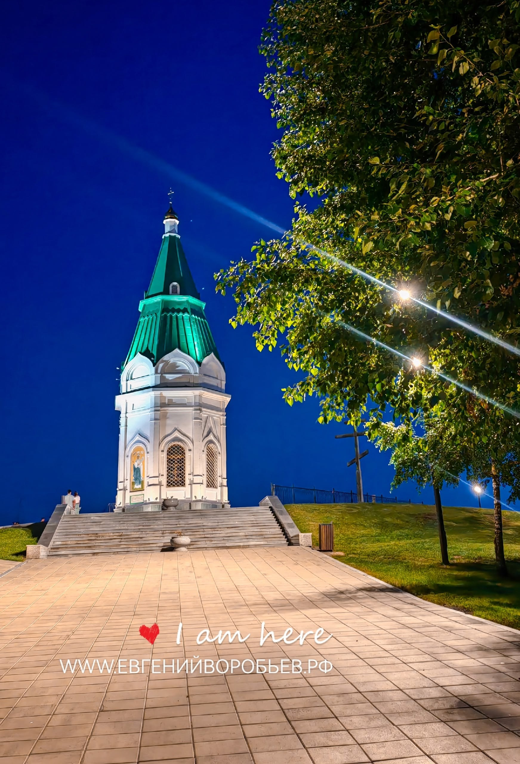 Часовня Красноярск индивидуальный тур фото интересные места достопримечательности что посмотреть куда сходить что посетить фототур фотосессия аренда кабриолета аренда микроавтобуса трансфер цена заказать экскурсию программа маршрут смотровые площадки видовые красивые места Национальный парк заповедник Столбы Дивногорск Красноярская ГЭС путешествие туристический маршрут место силы Часовня Параскевы Пятницы Коммунальный мост остров Татышев Бобровый лог Николаевская сопка набережная Енисея село Овсянка музей Астафьева Караульная гора Виноградовский мост гид экскурсовод индивидуальная экскурсия фотосъемка виды на Енисей фанпарк Бобровый лог парк флоры и фауны Роев ручей Торгашинский хребет скала Такмак вантовый мост куда сходить цены расписание заказать онлайн экскурсионное обслуживание трансфер на комфортабельном автобусе