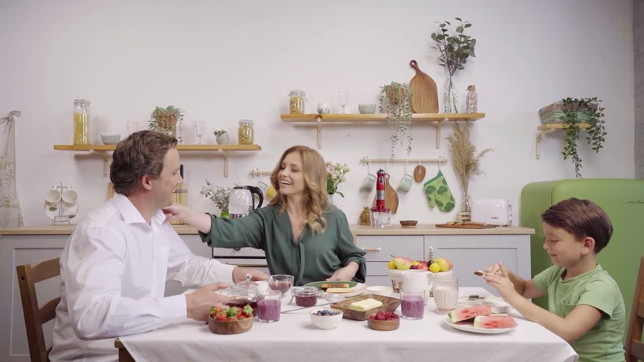 Видеосъемка креативной рекламы под ключ. Визуал, который работает на репутацию