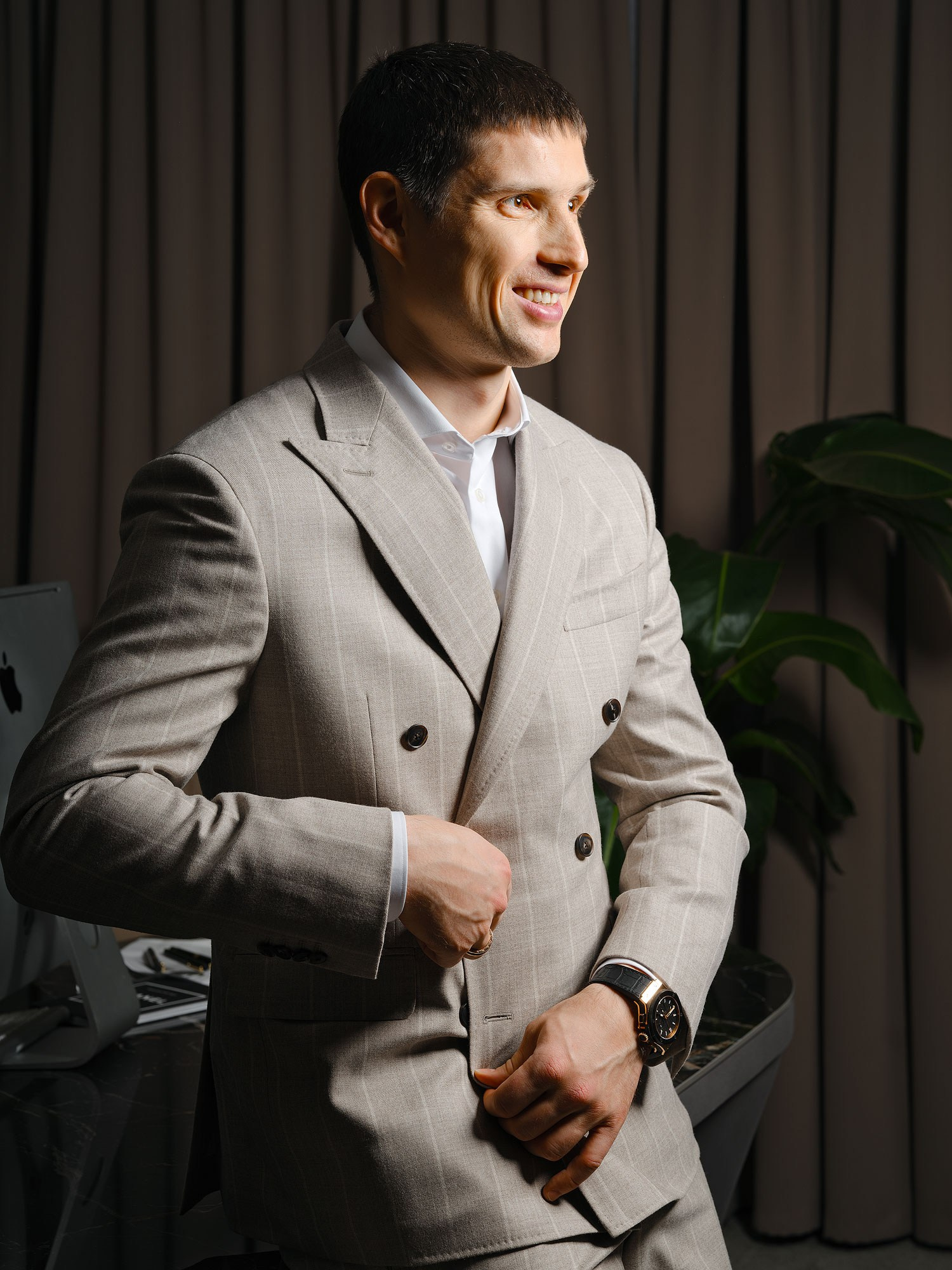 Вадим Шипачёв & Indever. Oleg Samoilov is a documentary photographer for brands that value an honest story