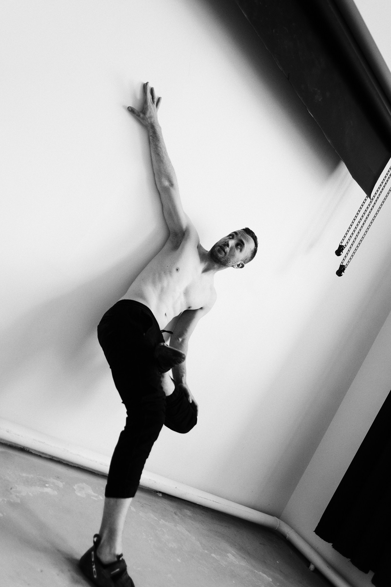 Мужская спортивная фотосессия в Тюмени: боулдеринг и лайфстайл. Фотограф Дарья Мустафина, Тюмень