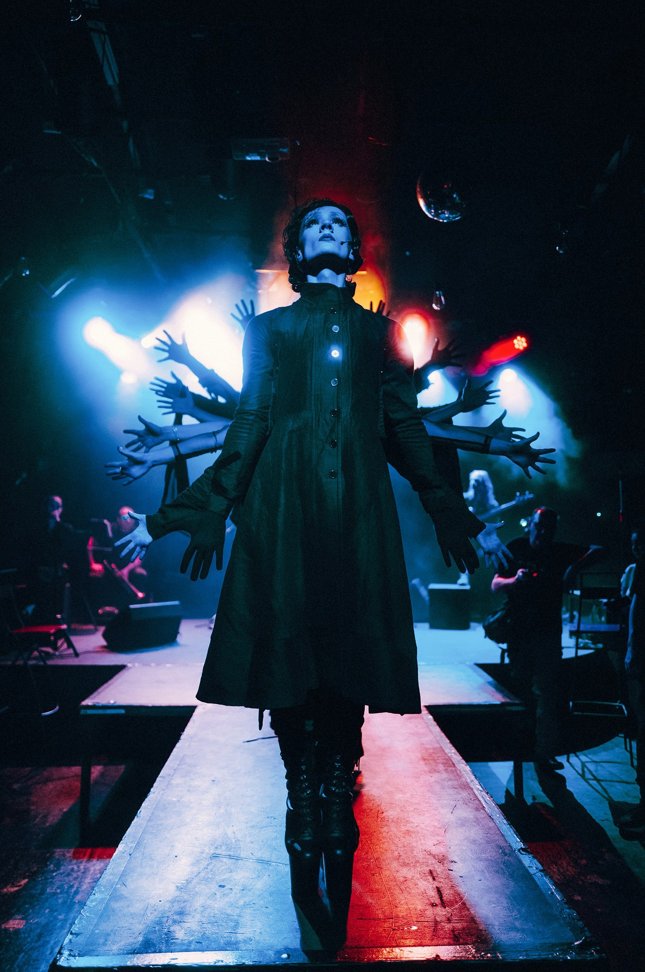 УСЛУГИ. Visual artist Daniil Kontorovich