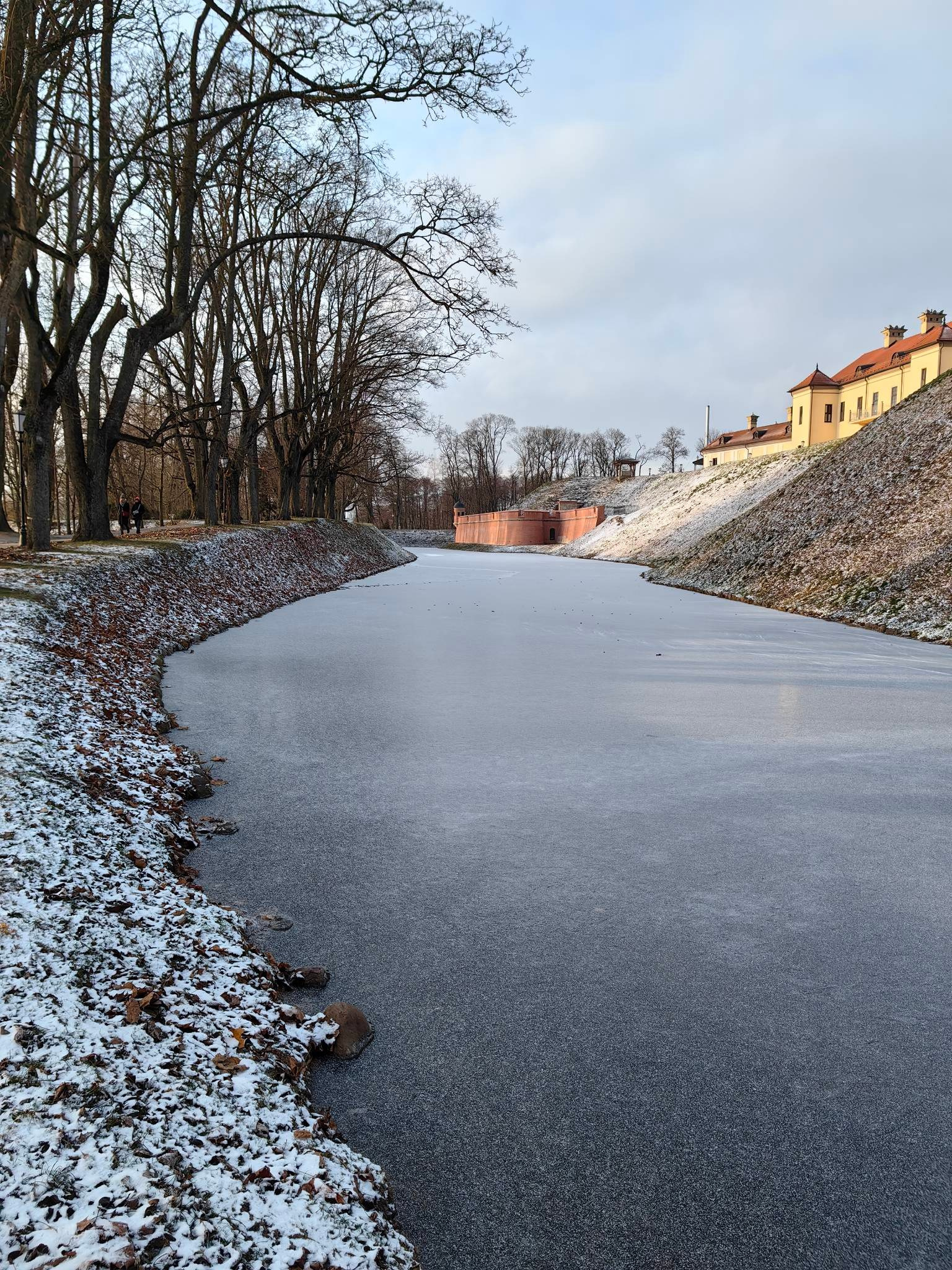 Несвижский замок в Беларуси. Купить картину на холсте для интерьера|художник | дизайнер | архитектор Сергей Ратчин в Москве