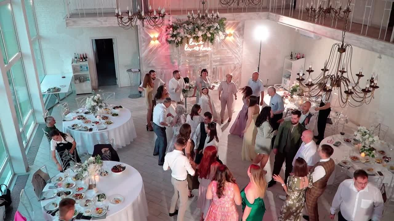 Видеограф Исхаков. Подрядчики и друзья сети свадебных площадок House for wedding