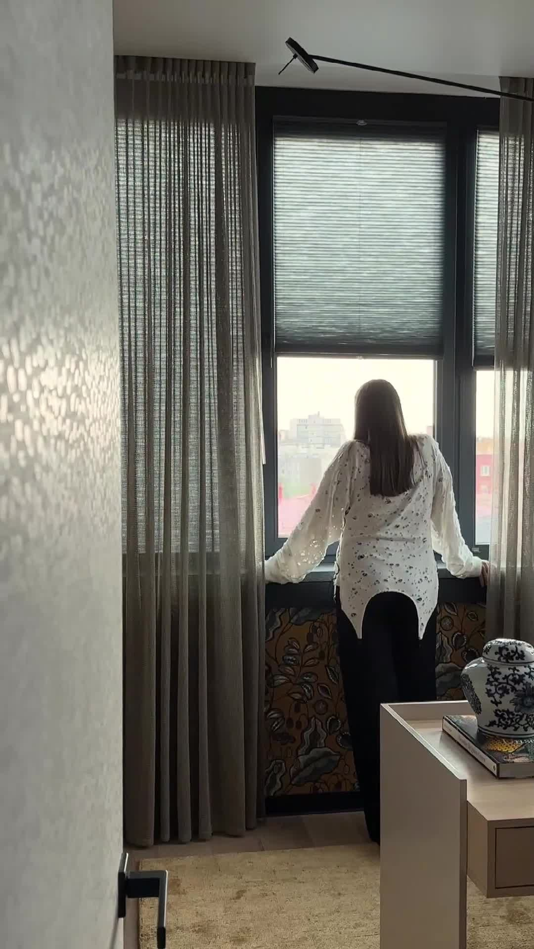 Reels: Пентхаус с яркими акцентами. Интерьерный фотограф Дима Птицын и стилист Дарья Копылова