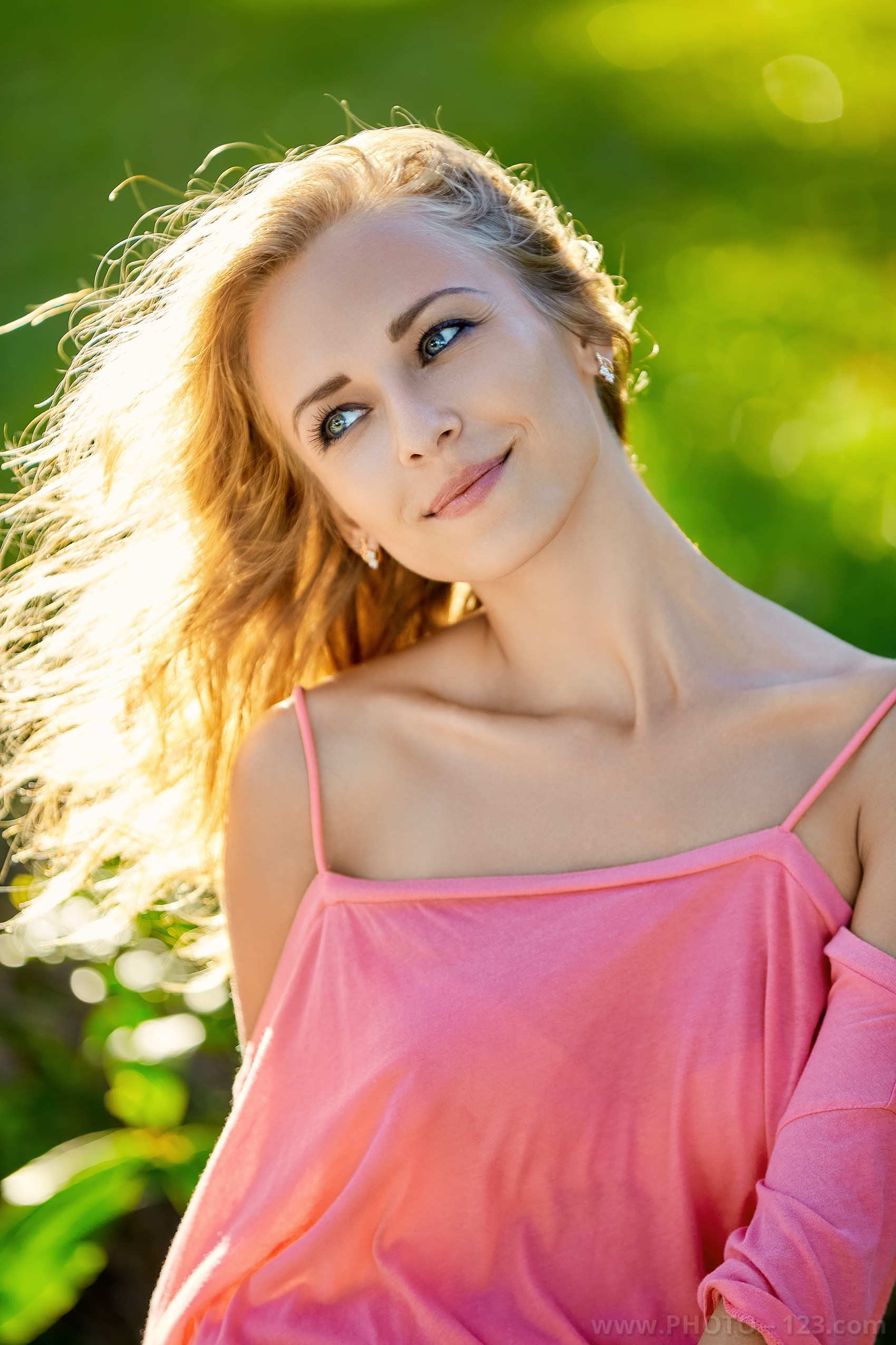 Golden light, natural elegance — Nha Trang portraits