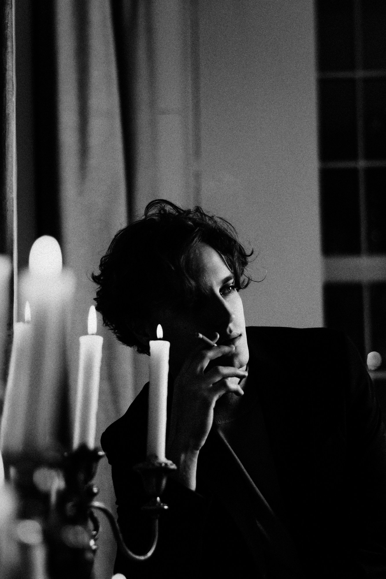 Киношный мужской портрет в студии Файнарт Тюмень — Мужской фотограф Дарья Мустафина. Портретный фотограф Тюмень Дарья Мустафина