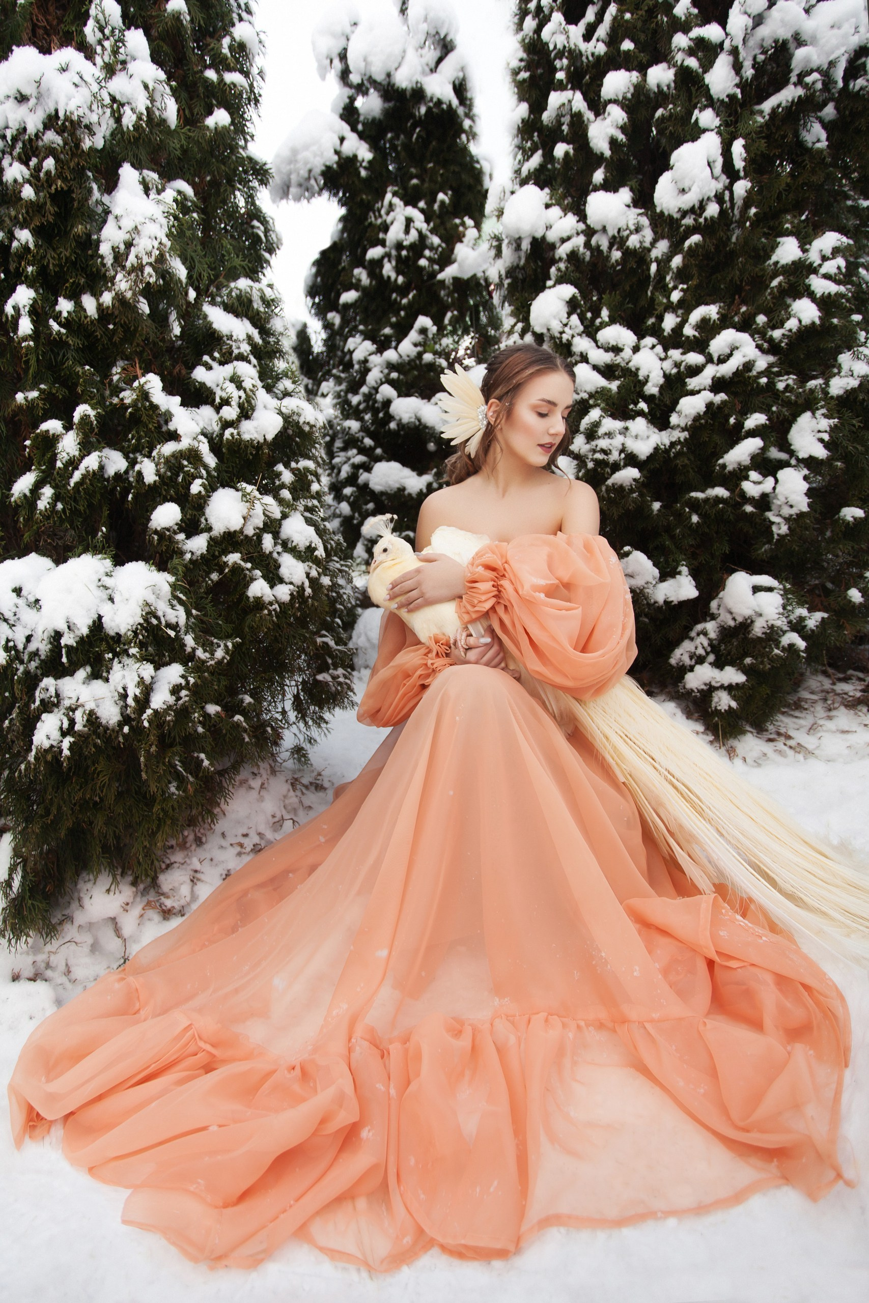 Платья со шлейфами. Фотограф Ирина Богатырева