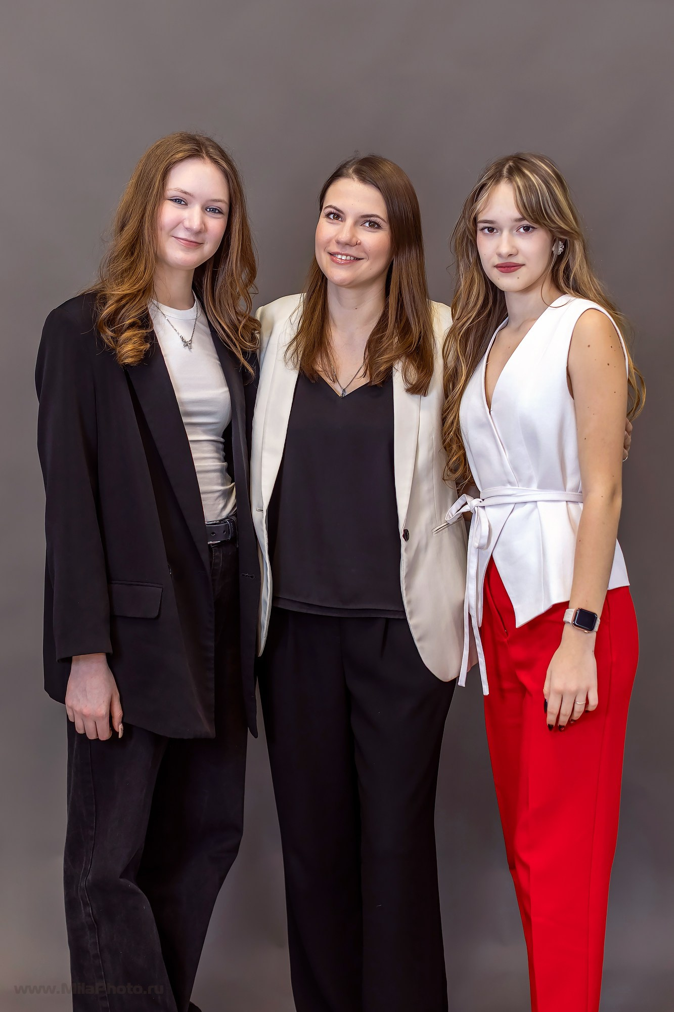 Галерея съемок в студиях. Фотограф и видеограф Москва. Свадебный фотограф, видеограф. Выпускные альбомы. Оживающие альбомы