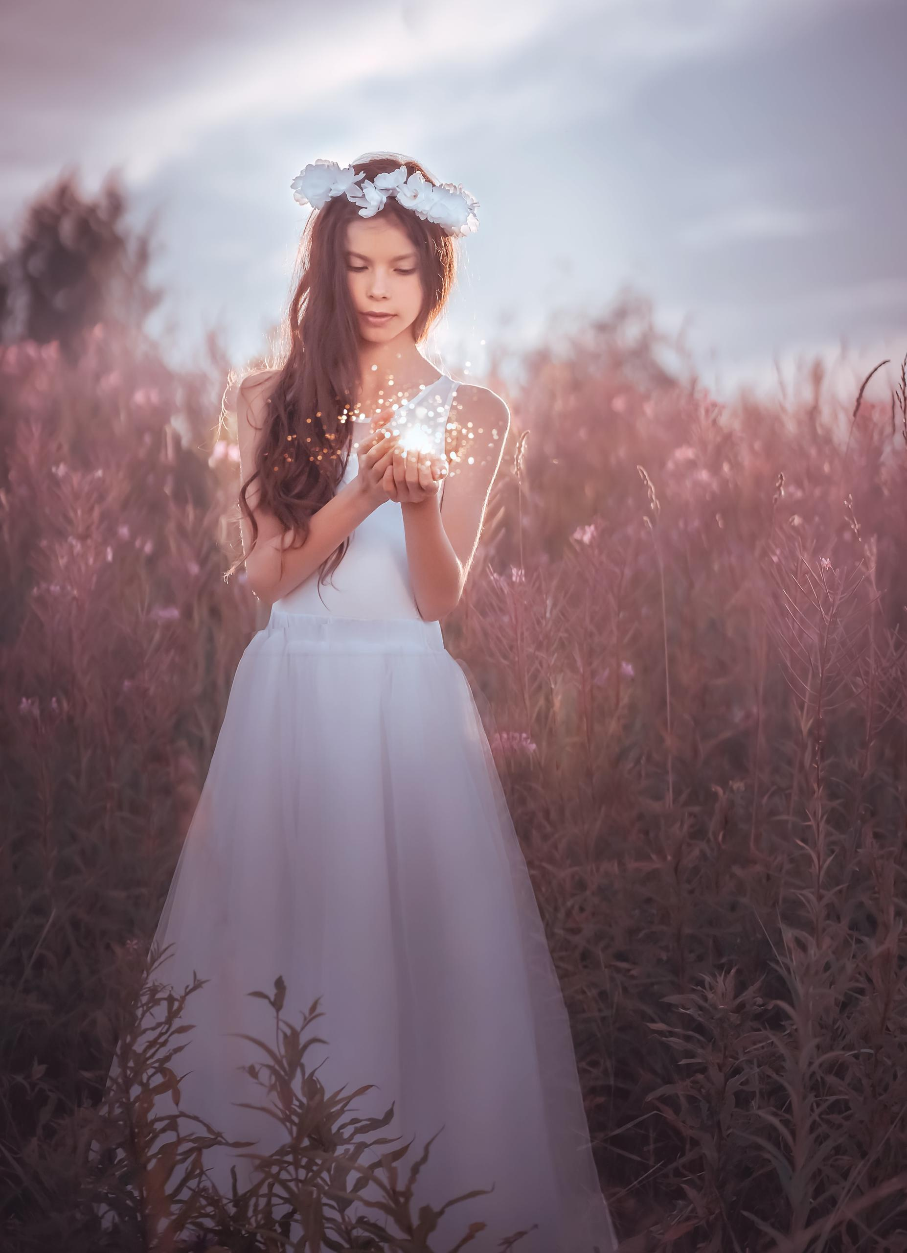 Shooting in the nature. Ballet photo shooting. A magical photo shooting in the image of a Sylph. Children’s and family photo shooting. Mom and daughter. Photographer Yekaterinburg. Photographer of St. Petersburg.