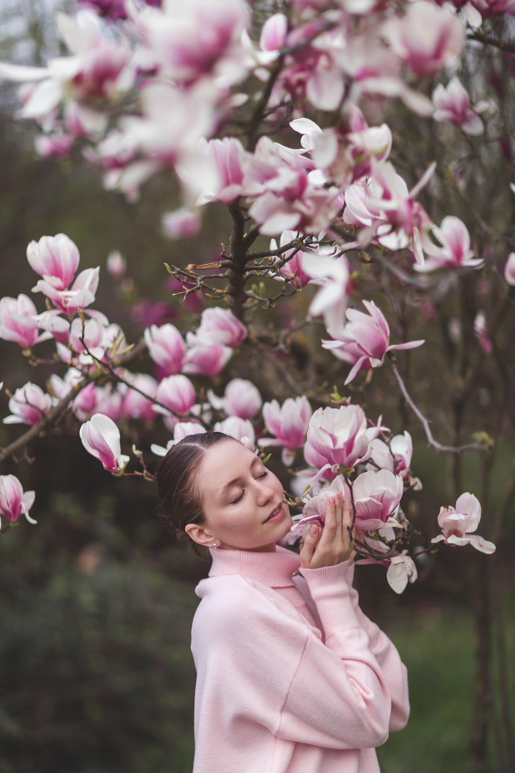 Фотосессия случайной прохожей в магнолии. Семейный и детский фотограф Краснодар Валерия Власенко