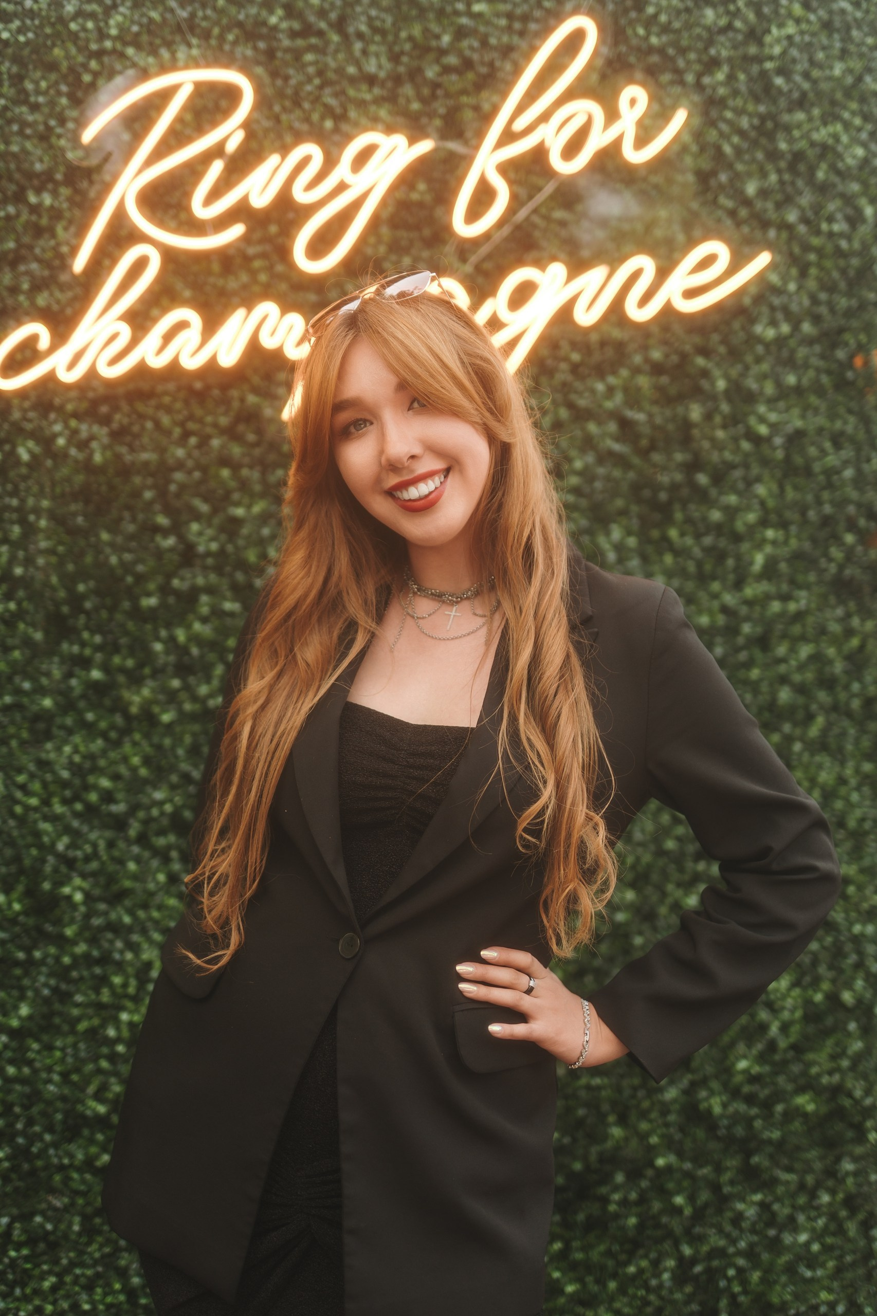 Свадьба 7 июня 2026 года — фотосессия, ЗАГС и банкет в шатре «Под облаками» в Нагаево с ведущим Артуром Ильясовым