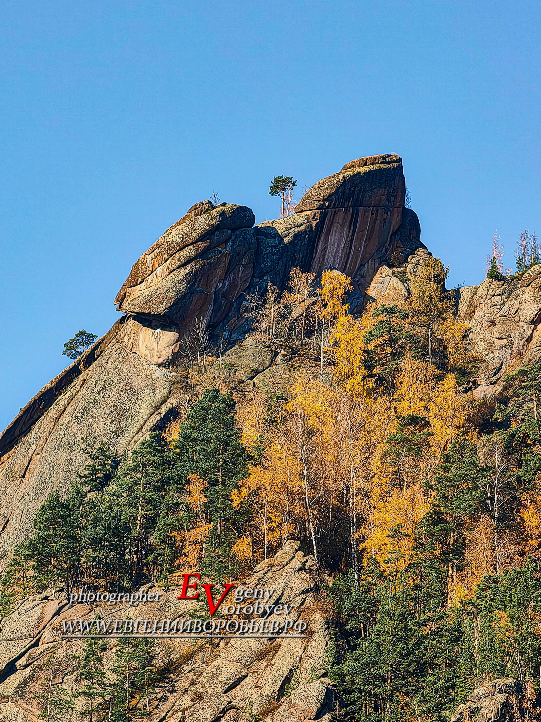 Красноярские столбы скала Такмак индивидуальный тур Красноярск экскурсии фото интересные места что посмотреть куда сходить что посетить достопримечательности Красноярска фототур фотосессия аренда кабриолета аренда микроавтобуса трансфер цена заказать экскурсию программа маршрут смотровые площадки видовые красивые места Национальный парк заповедник Столбы Дивногорск Красноярская ГЭС путешествие туристический маршрут место силы Часовня Параскевы Пятницы Коммунальный мост остров Татышев Бобровый лог Николаевская сопка набережная Енисея село Овсянка музей Астафьева Караульная гора Виноградовский мост гид экскурсовод индивидуальная экскурсия фотосъемка виды на Енисей фанпарк Бобровый лог парк флоры и фауны Роев ручей Торгашинский хребет скала Такмак вантовый мост куда сходить цены расписание заказать онлайн экскурсионное обслуживание трансфер на комфортабельном автобусе