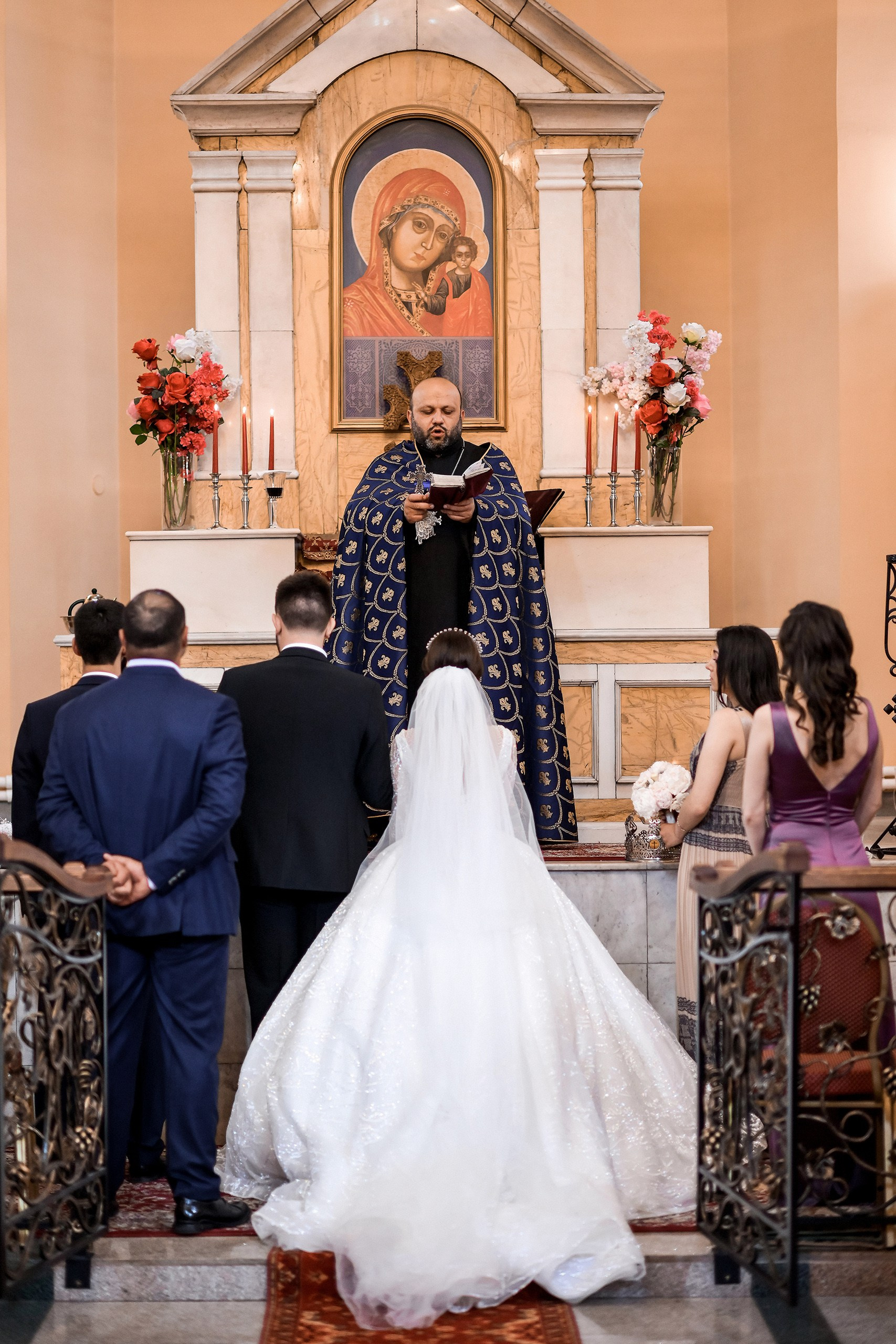 Венчание в армянской церкви Святого Саркиса: фотограф на таинство. 📸 Свадебный и семейный фотограф в Красноярске Тихомиров Евгений | 17 лет опыта | 800+ свадеб