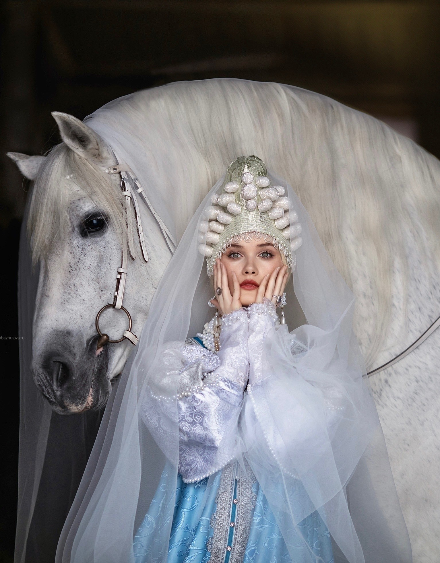 Снежная зима. Русские народные костюмы в Москве