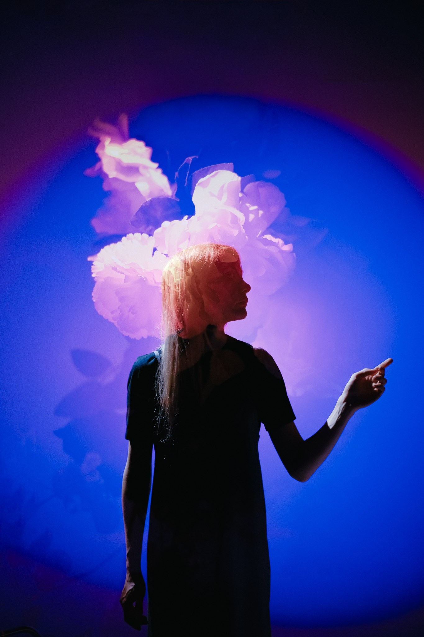 Works. Фотограф с цветным светом и оператор в Москве | Лиля Кичигина