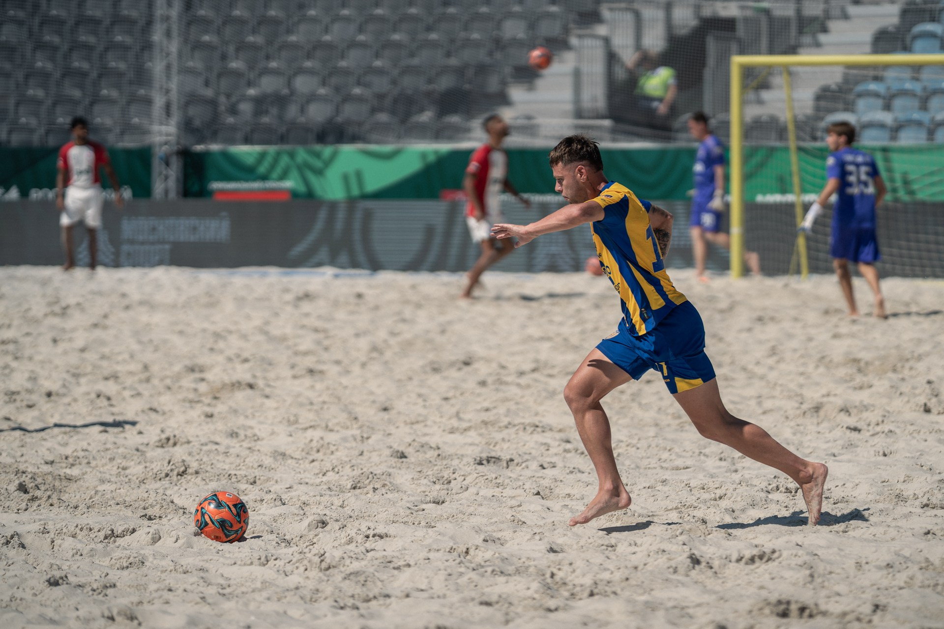 Beach Soccer: Lokomotiv vs Sportivo Luqueño — 6:4 Photo Report | Sergey Churnosov