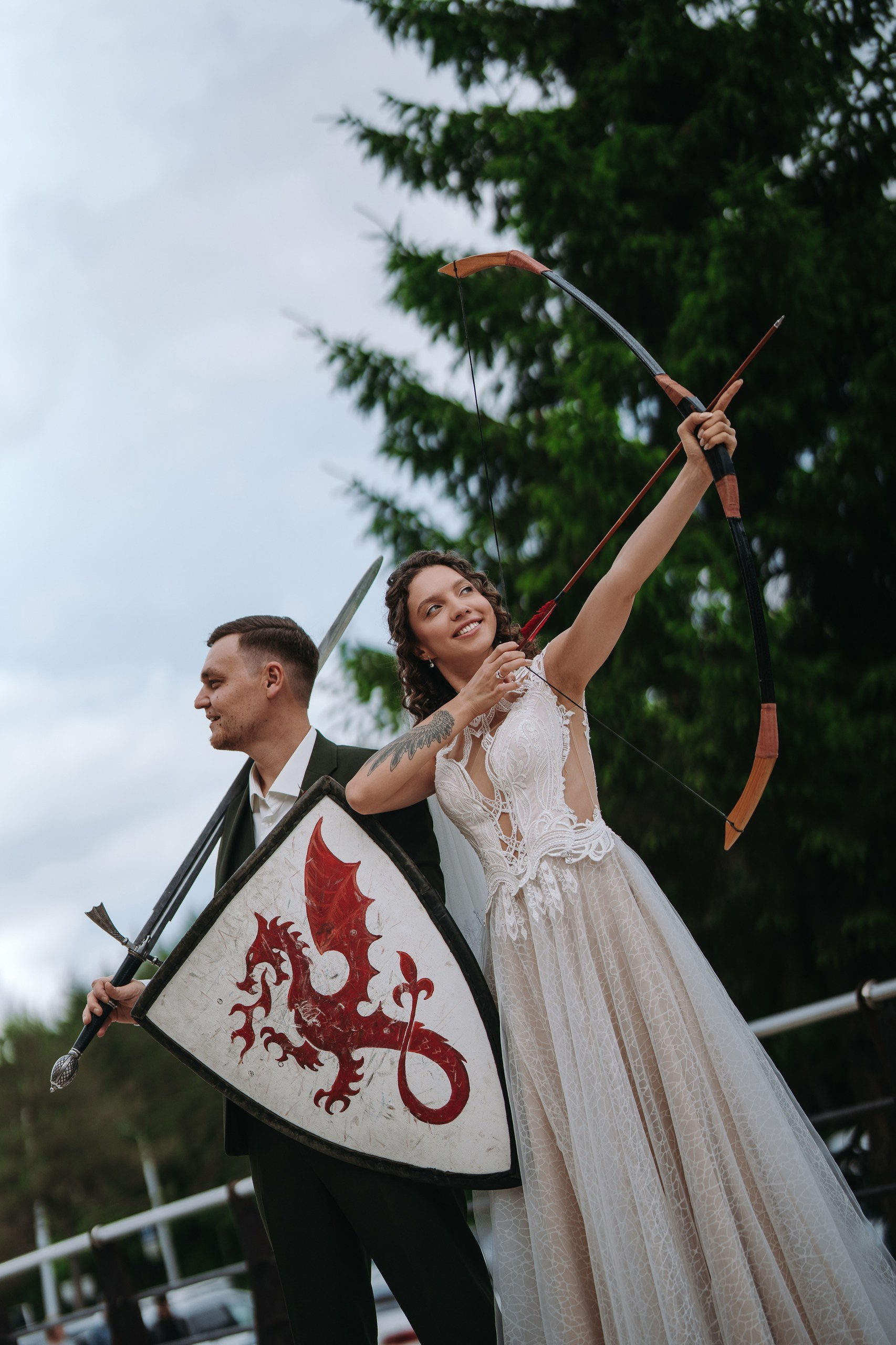 Свадьба в ресторане «Пастернак» Уфа — выездная регистрация, фотосессия с рыцарской атрибутикой и банкет