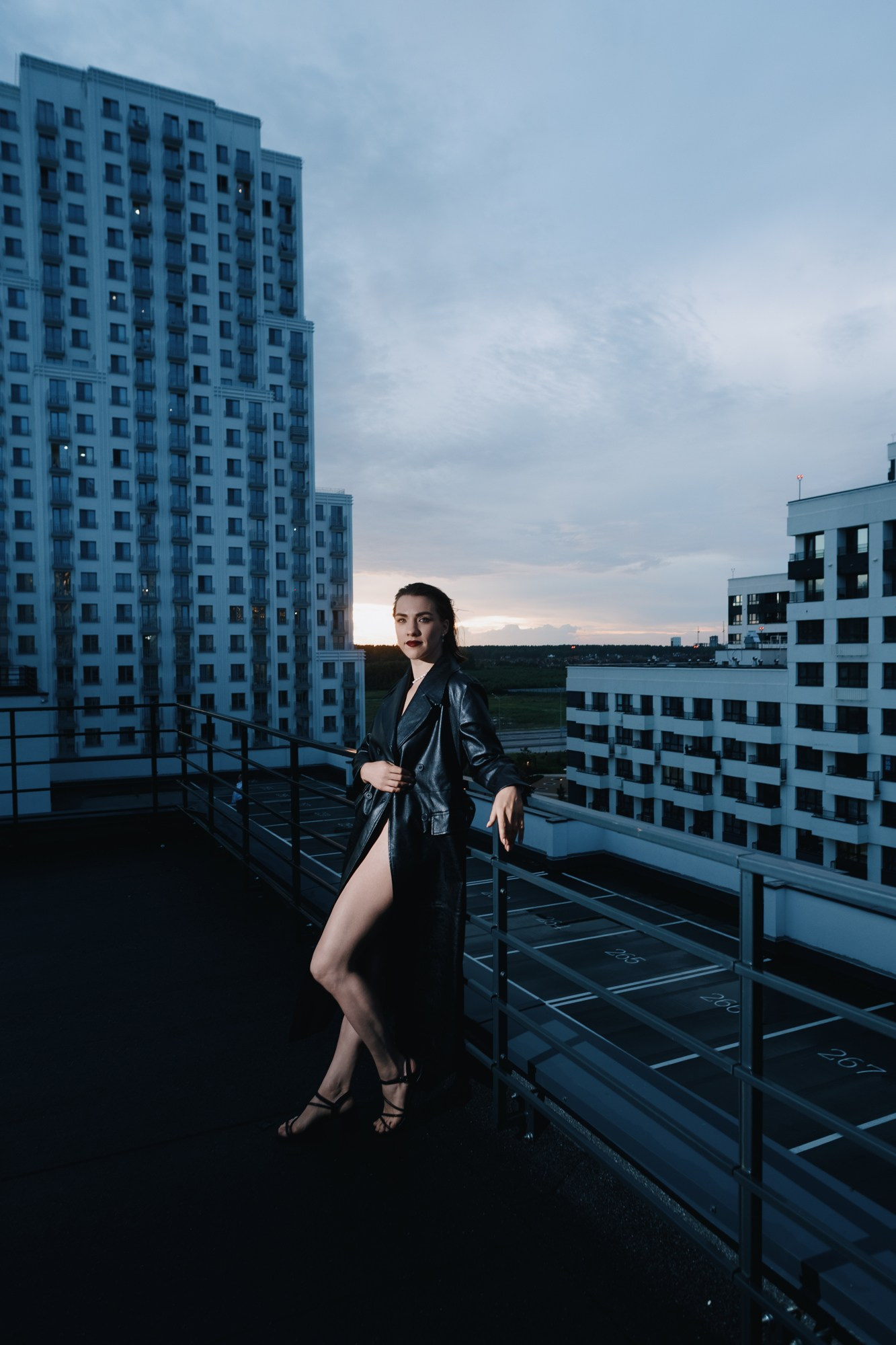 Уличная фотосессия на крыше в Тюмени | Фотограф Дарья Мустафина