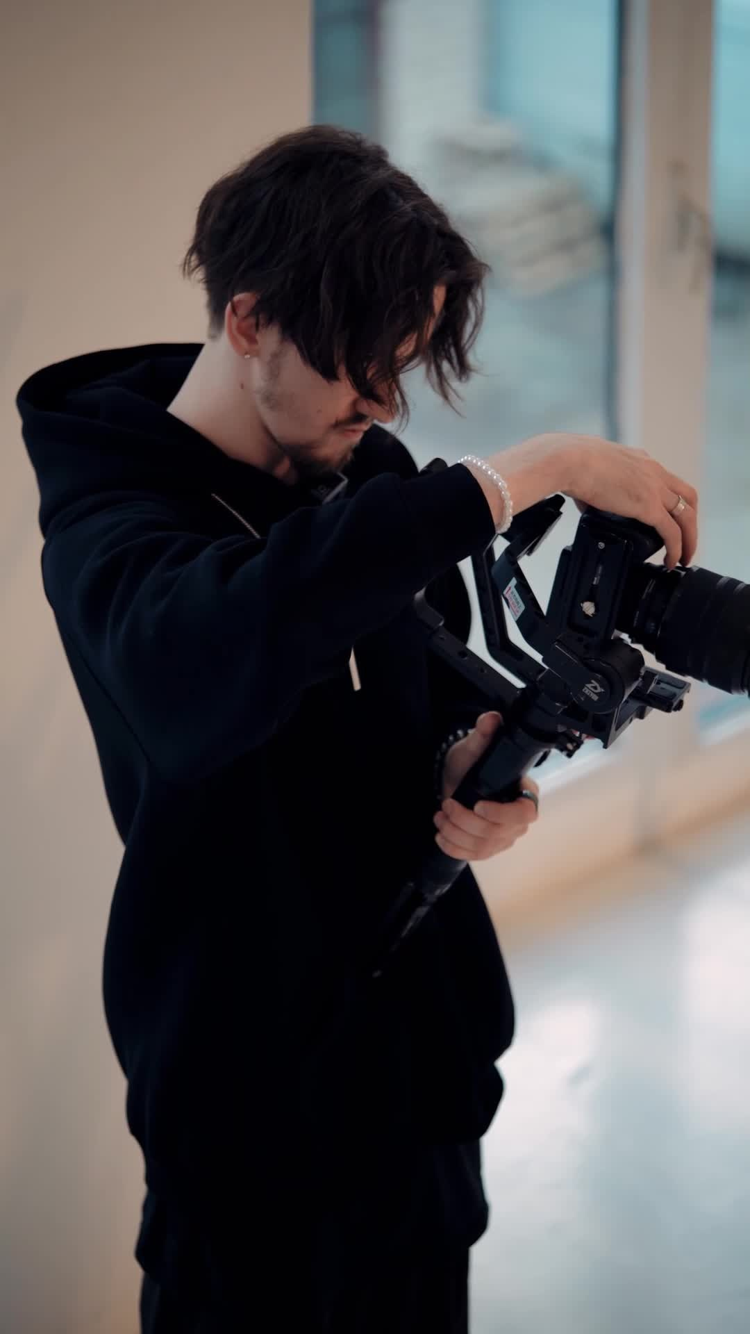 Предметная съёмка. Профессиональный видеограф в Москве — Ярослав Сергеев. Видеосъёмка под ключ: монтаж, цветокоррекция, саунд-дизайн, креативные видео