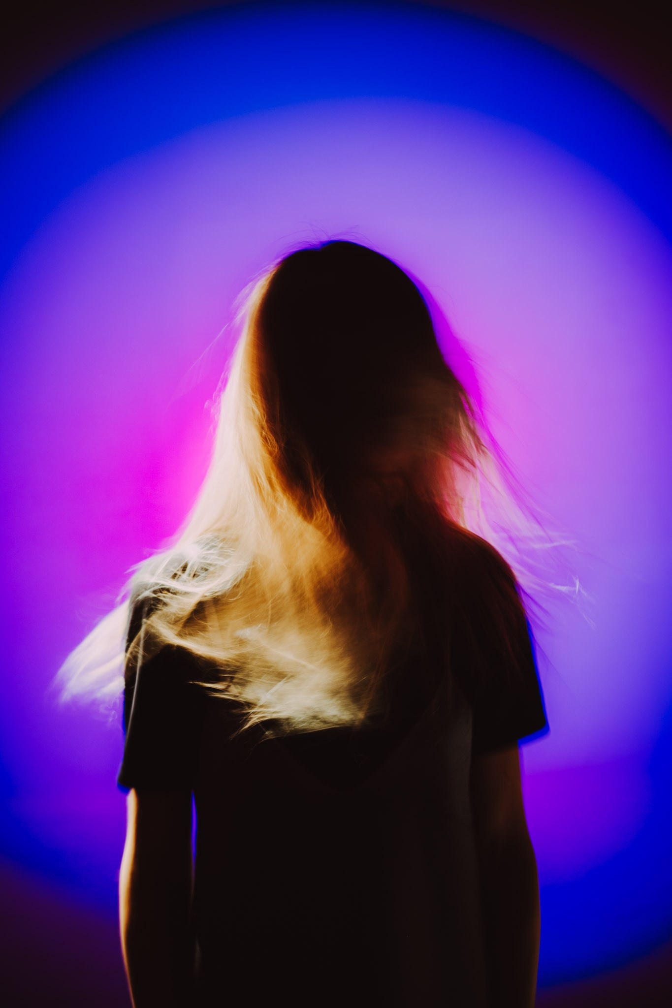 Works. Фотограф с цветным светом и оператор в Москве | Лиля Кичигина