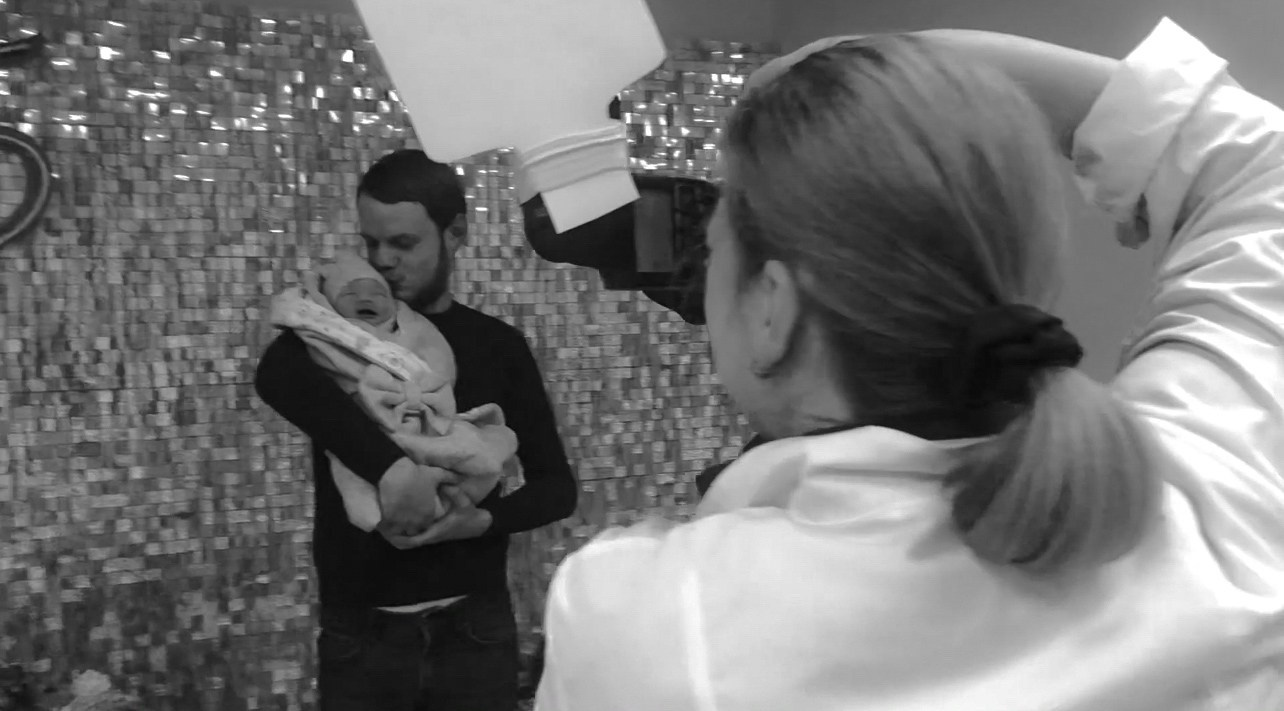 Фотосъемка выписки из роддома в Москве, заказать фотографа на выписку