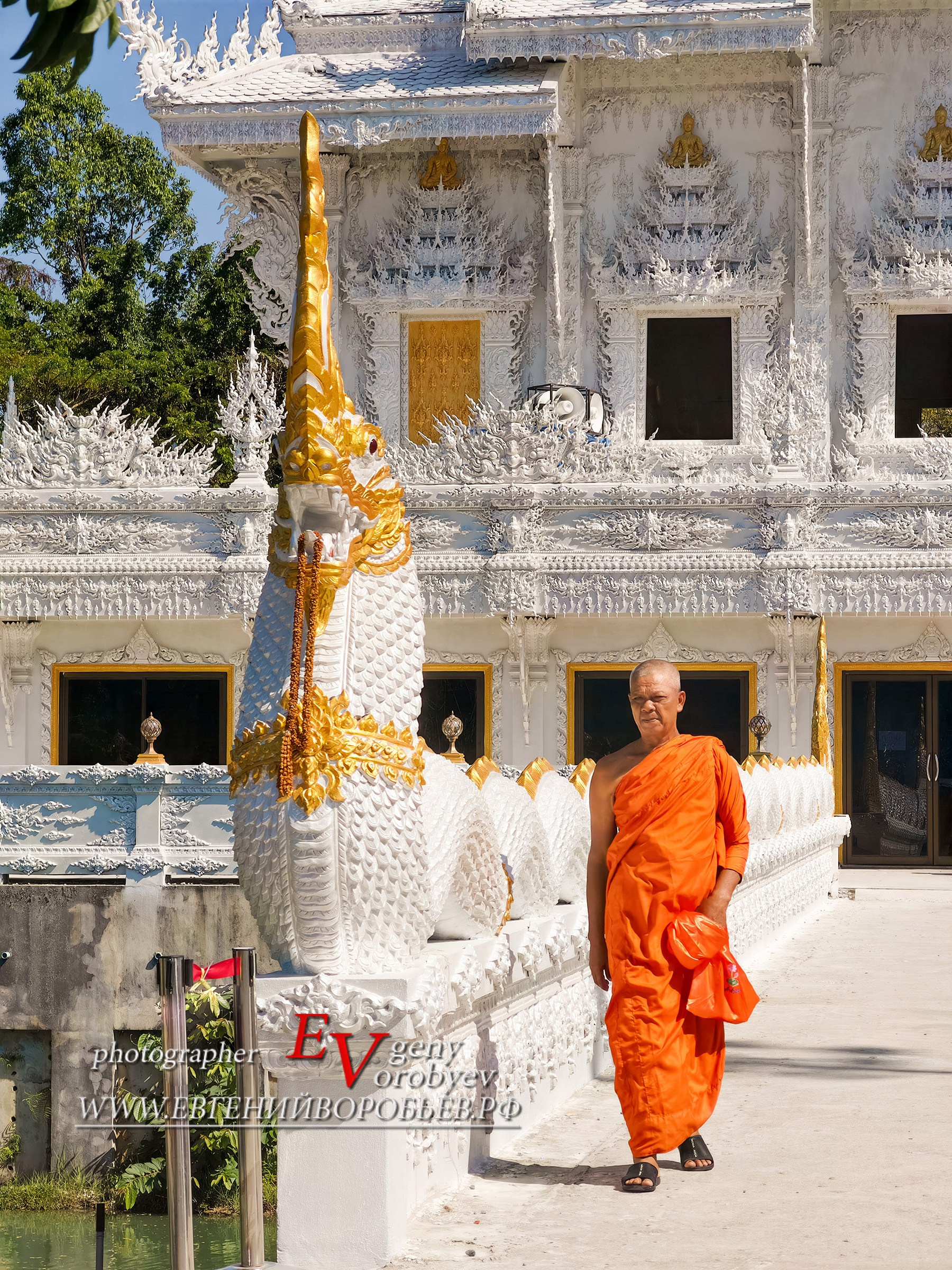 Белый храм на Пхукете Ват Канан Wat Kanan буддистский экскурсия интересной место Phuket туристический гид индивидуальная экскурсия поездка монах монастырь что посмотреть топ мест Пхукет Ват чалон Wat Chalong