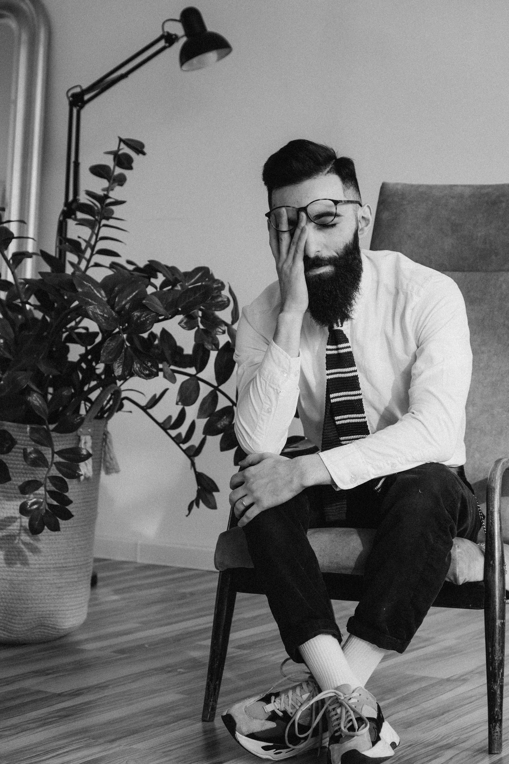 мужской фотограф Алматы Бизнес фотограф алматы Корпоративный фотограф алматы Бизнес портрет алматы подарить сертификат схъемка мужская подарок мужчине