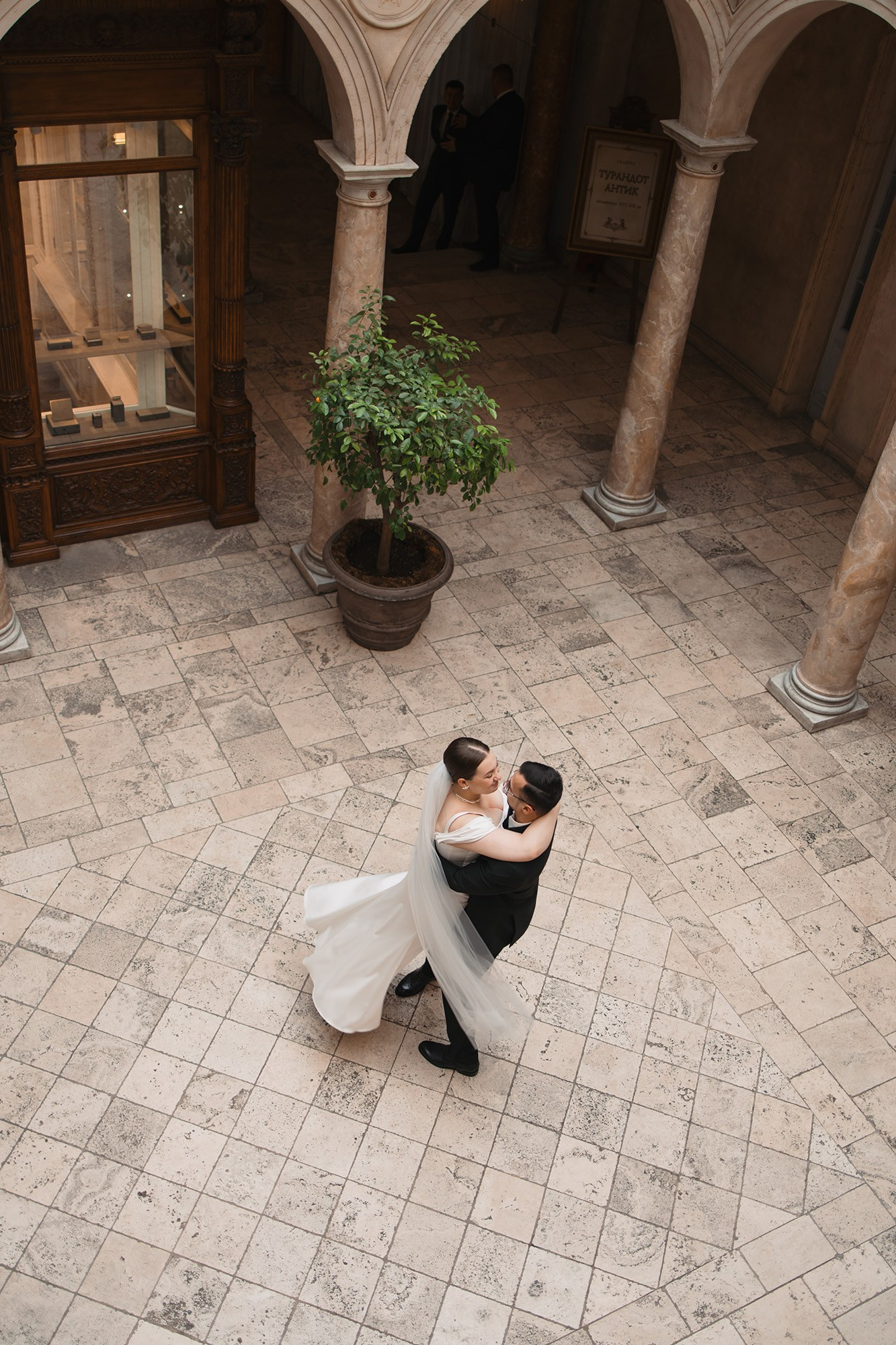 Где можно зарегистрировать брак вместо загса. Свадебный фотограф в Москве Аля Загирова