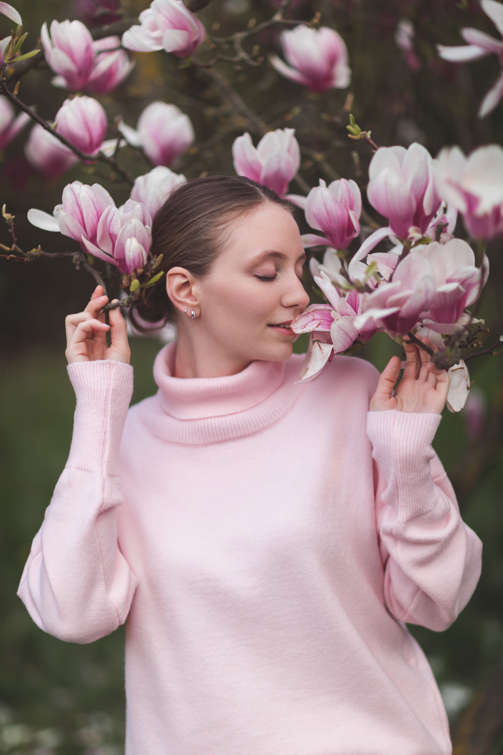 Фотосессия случайной прохожей в магнолии. Семейный и детский фотограф Краснодар Валерия Власенко