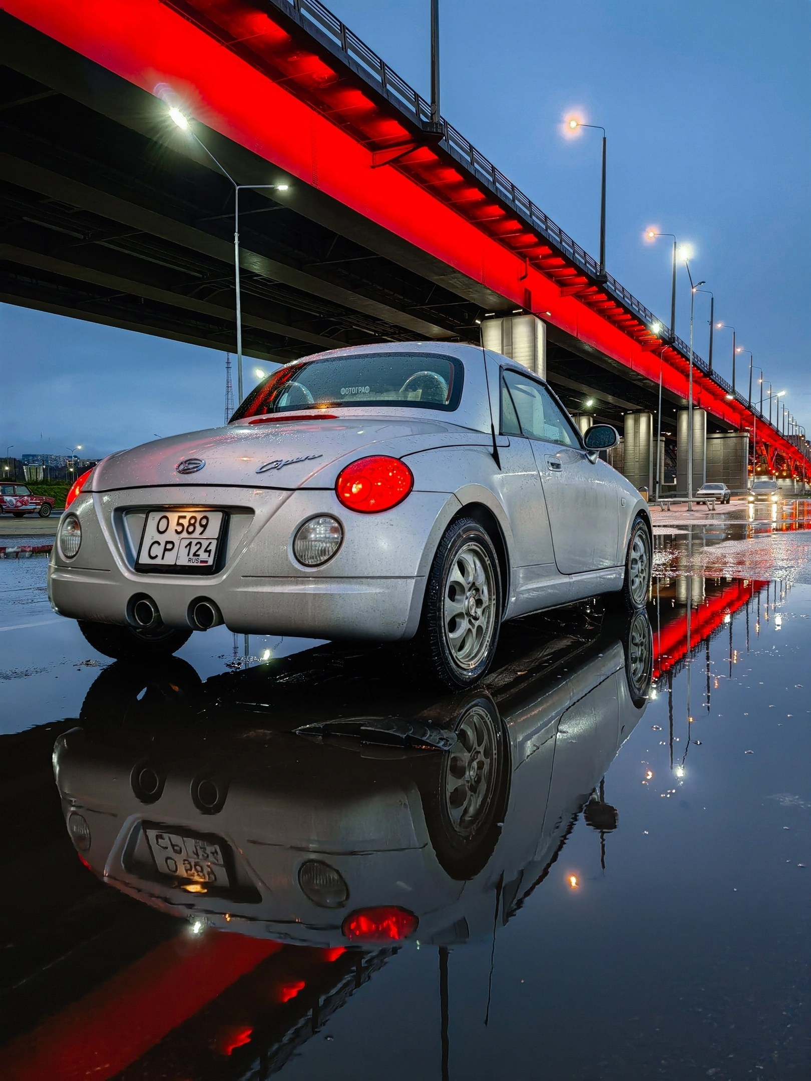 в Красноярске продам кабриолет Daihatsu Copen красивый стильный имиджевый автомобиль для девушки и мужчины классический родстер спортивный характер купить в Сибири кабриолет с металлической крышей складывается надёжная тойота купить автомобиль фотосессия фотограф в Красноярске покататься прокат аренда