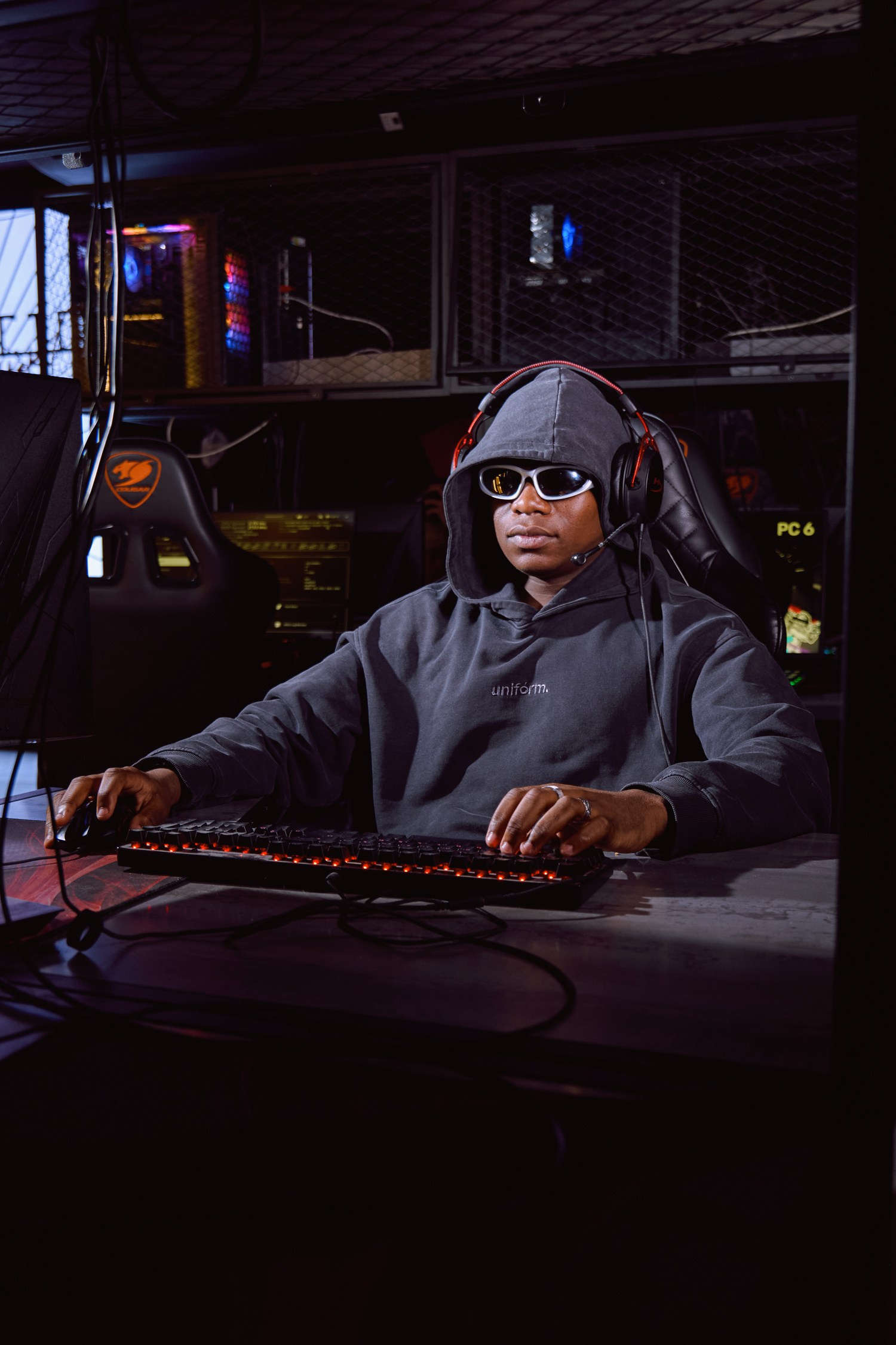 Новосибирск. Коммерческий фотограф для маркетплейсов Wildberries и Ozon в Новосибирске — фото и видео для брендов