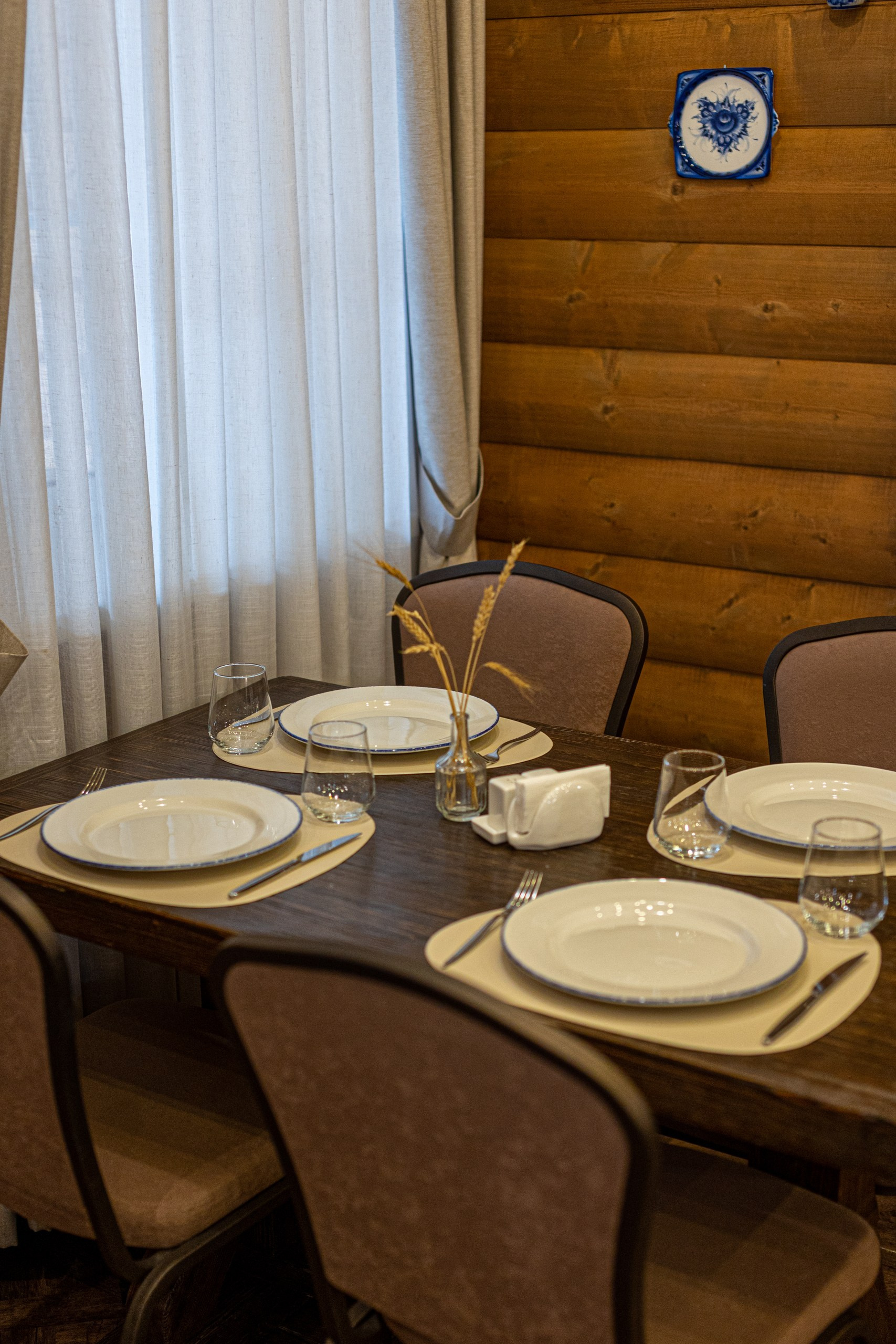 Банкетный зал «Гжель», ресторана «Дача ". Фотограф в Оренбурге. Профессиональный фотограф