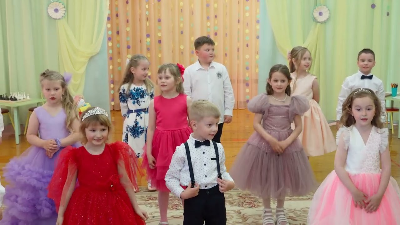 Видеосъёмка в детском саду Минск. Альбом на выпускной в детский сад. Выпускные альбомы для 4 класса. 9 и 11 класс