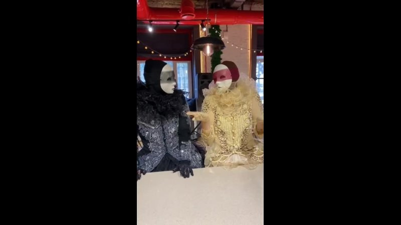 С Новым годом!. Мимы и Ходулисты на встречу гостей. Москва