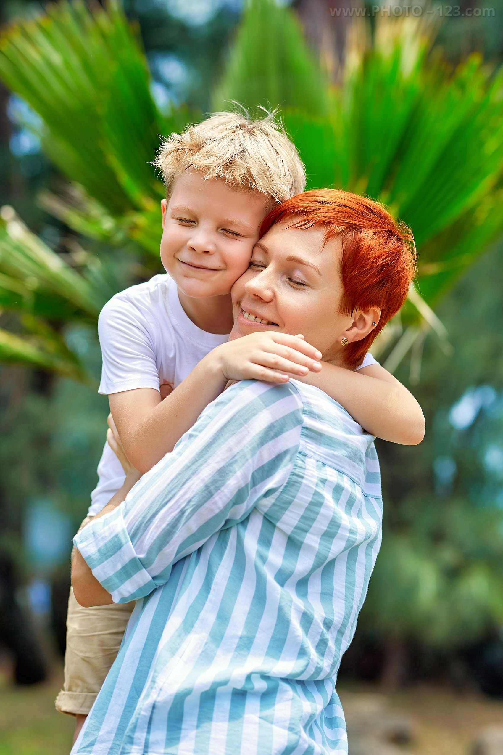 Family Photoshoot in Tropical Park & Beach. Фотограф в Нячанге: коммерческая и семейная съемка | photo-123.com